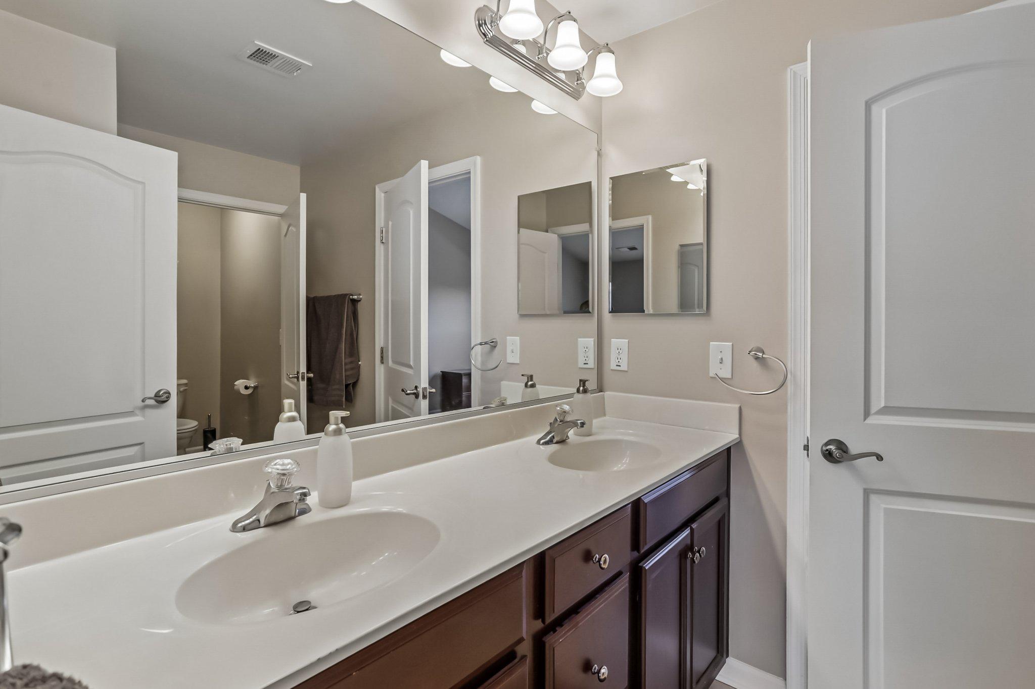 LANSDOWNE TOWN CENTER - Residential