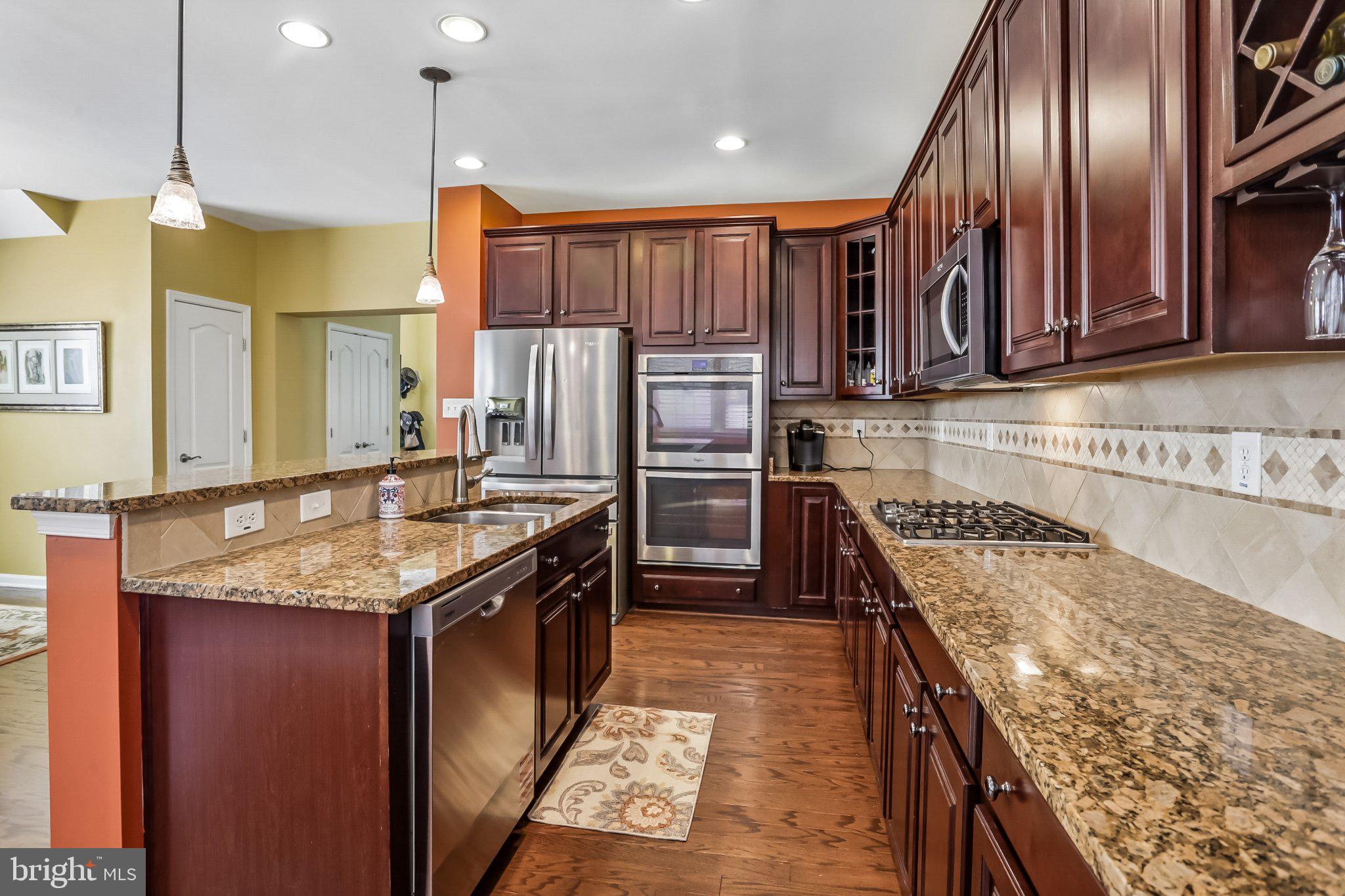 LANSDOWNE TOWN CENTER - Residential