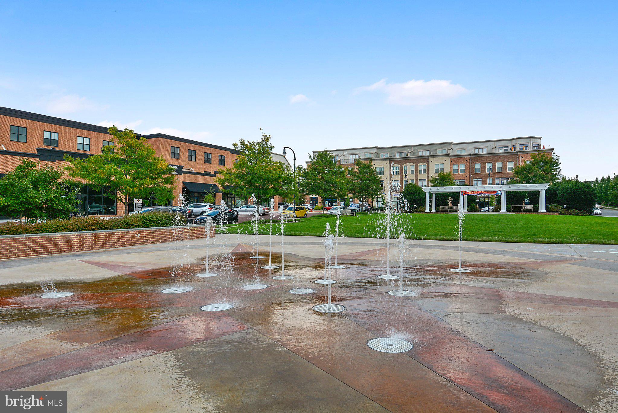 LANSDOWNE TOWN CENTER - Residential