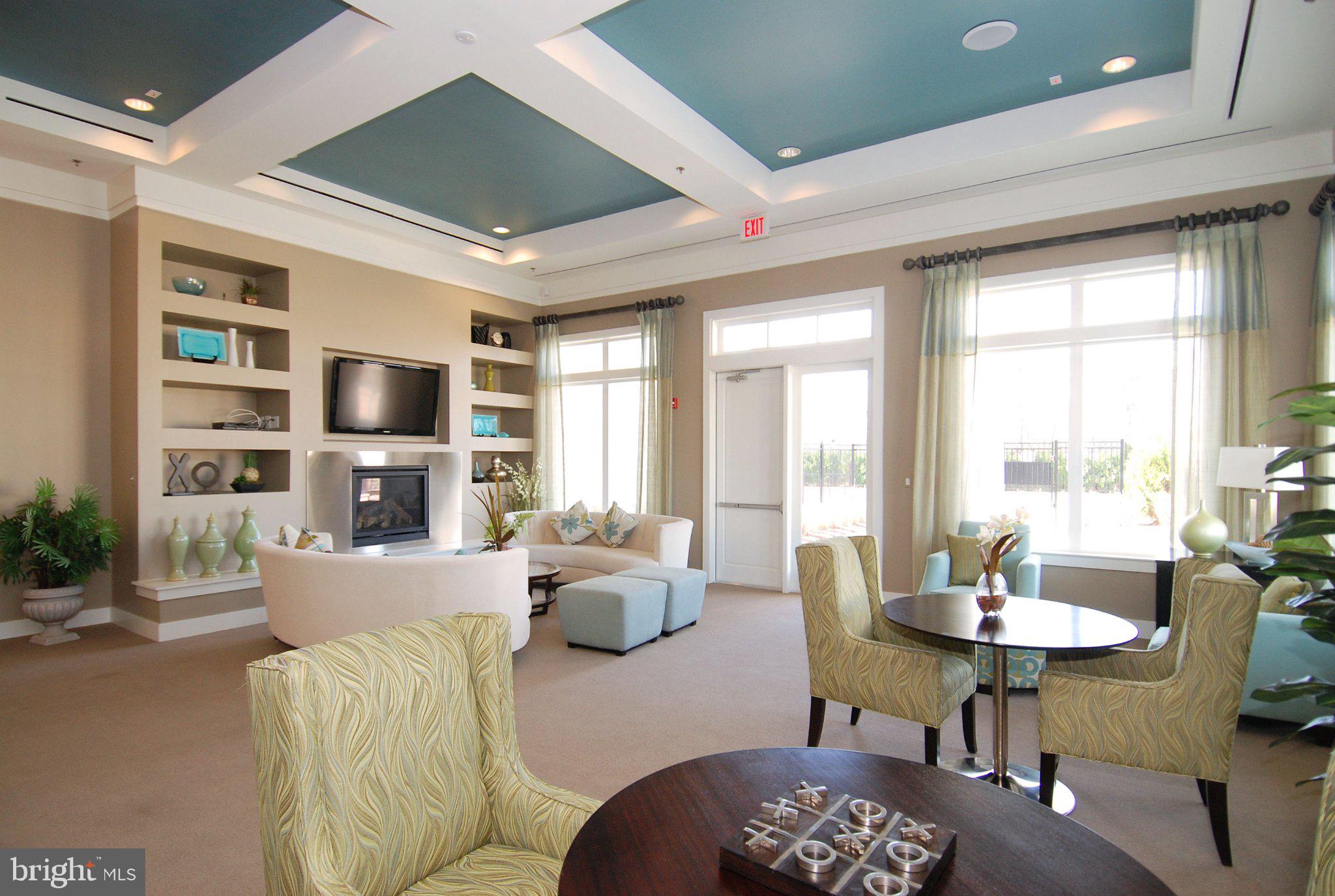 LANSDOWNE TOWN CENTER - Residential