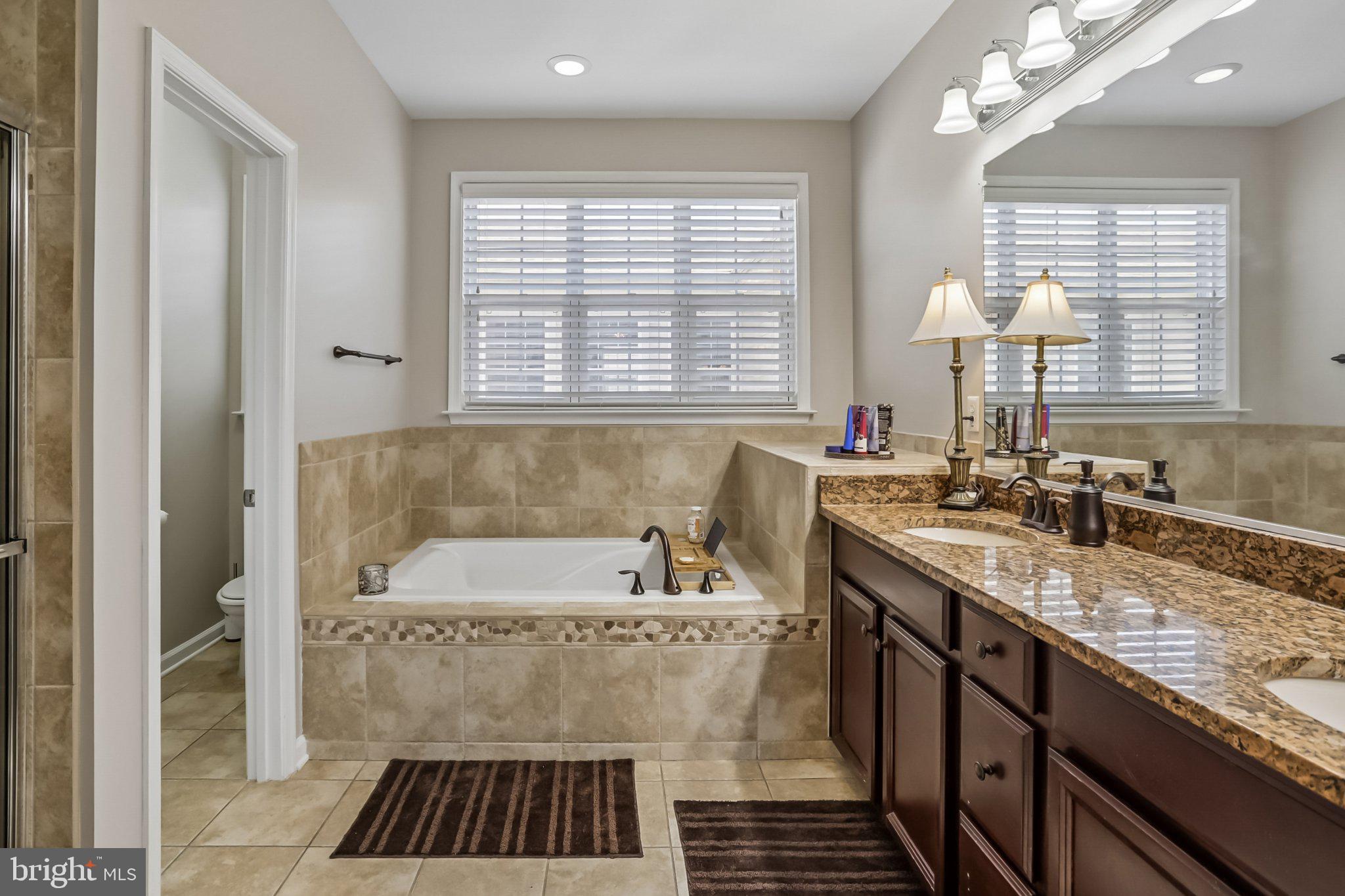 LANSDOWNE TOWN CENTER - Residential