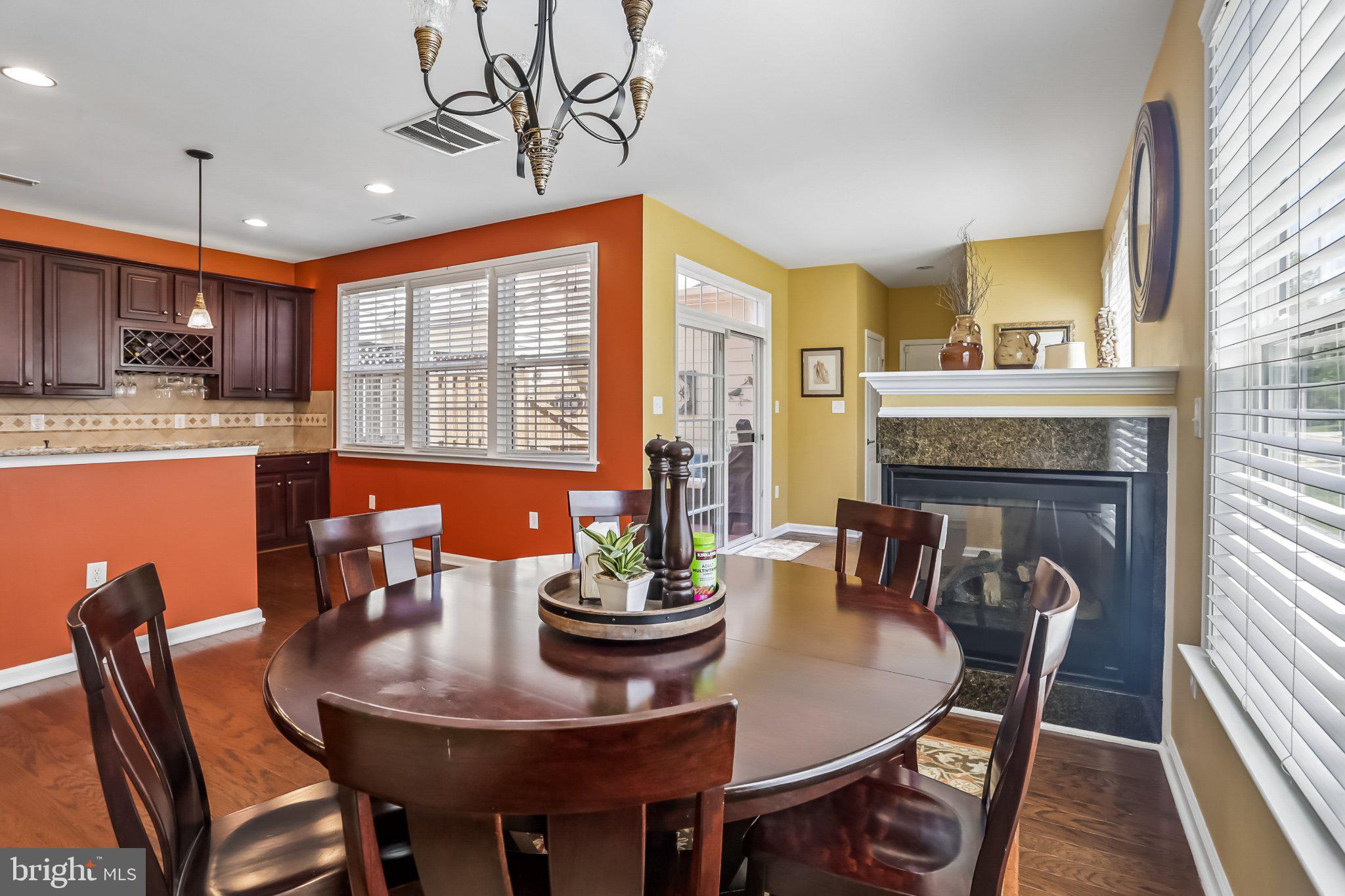 LANSDOWNE TOWN CENTER - Residential