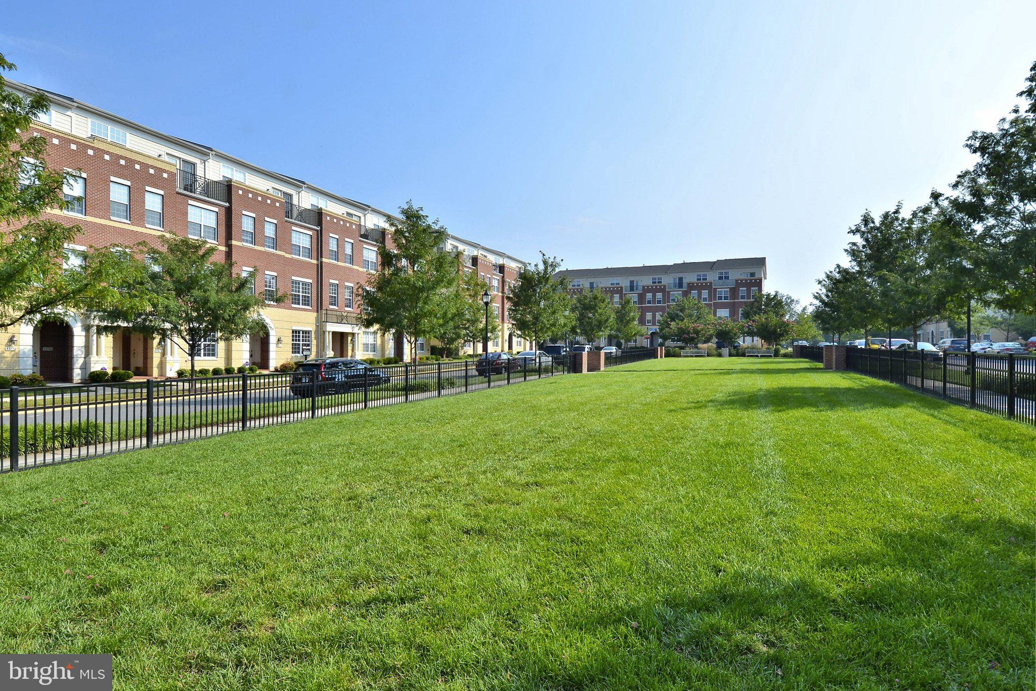 LANSDOWNE TOWN CENTER - Residential