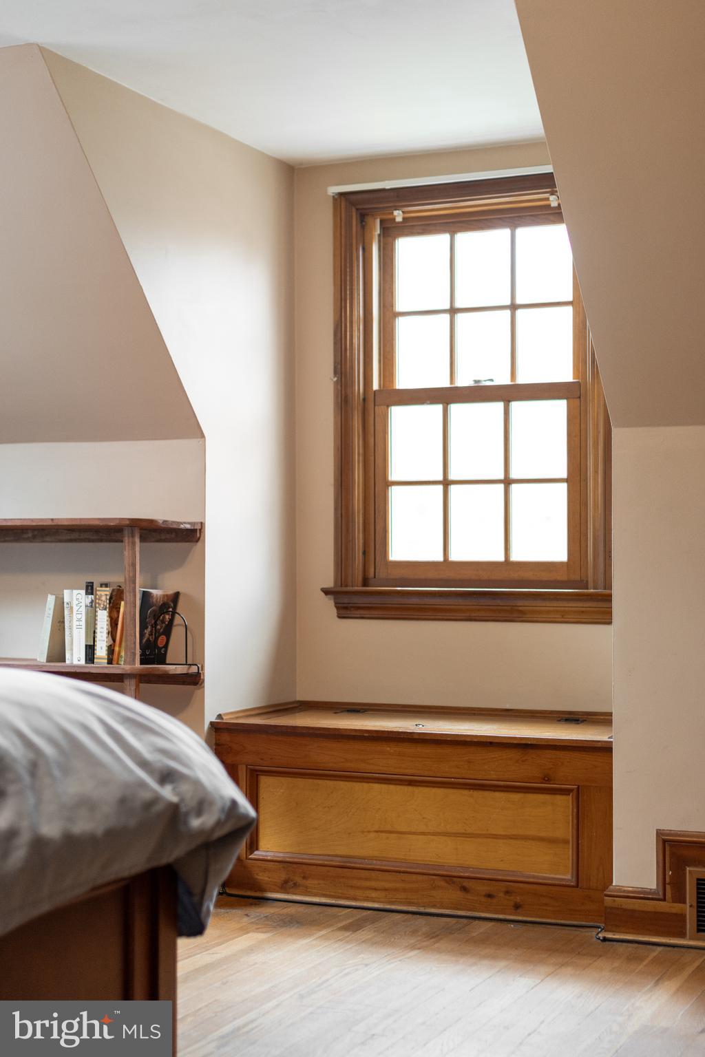 HOLMES-FOSTER - Residential