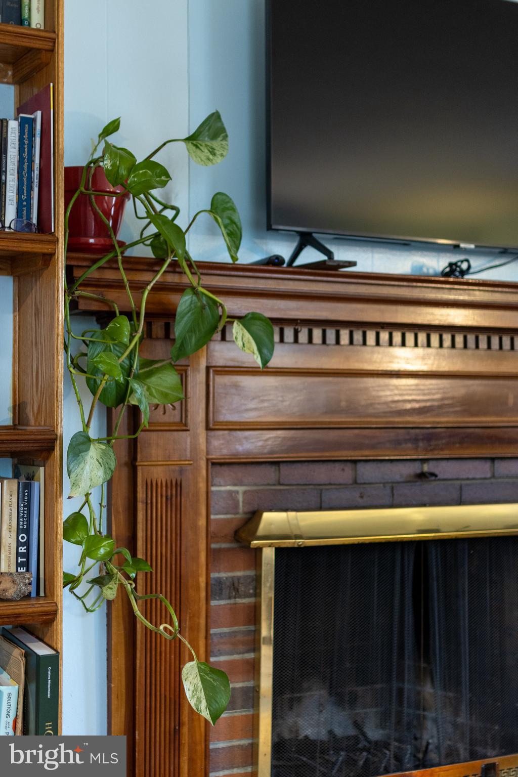 HOLMES-FOSTER - Residential