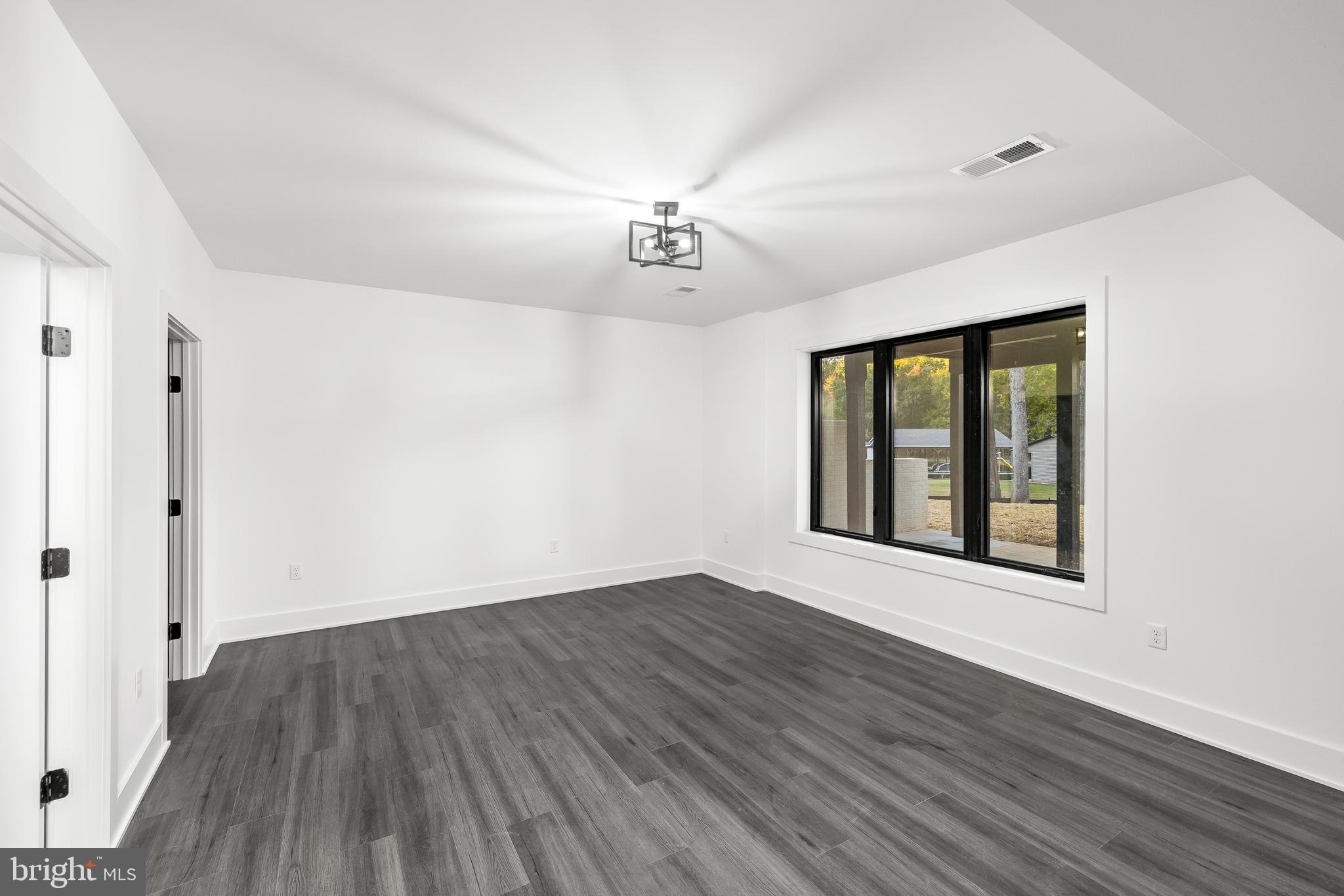 FOXWOOD MANOR - Residential