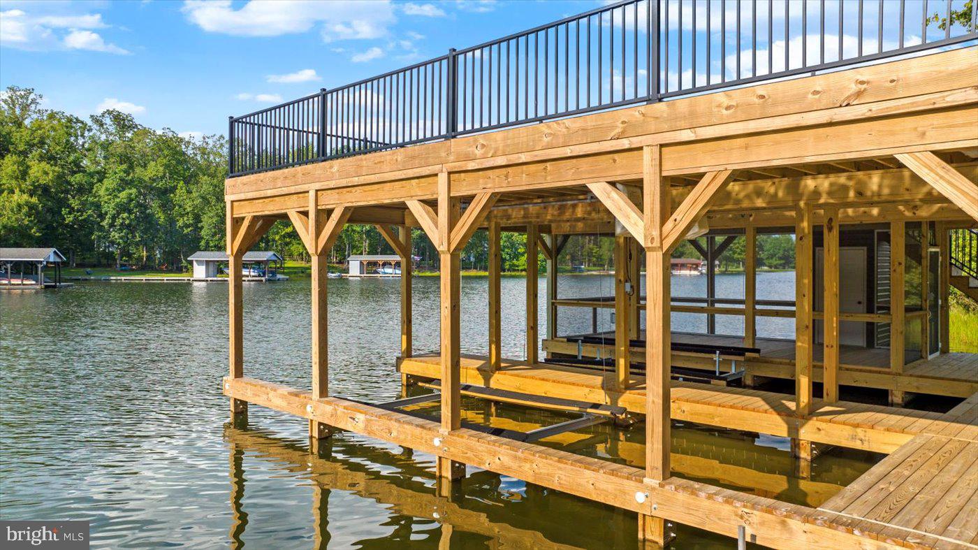 FOXWOOD MANOR - Residential