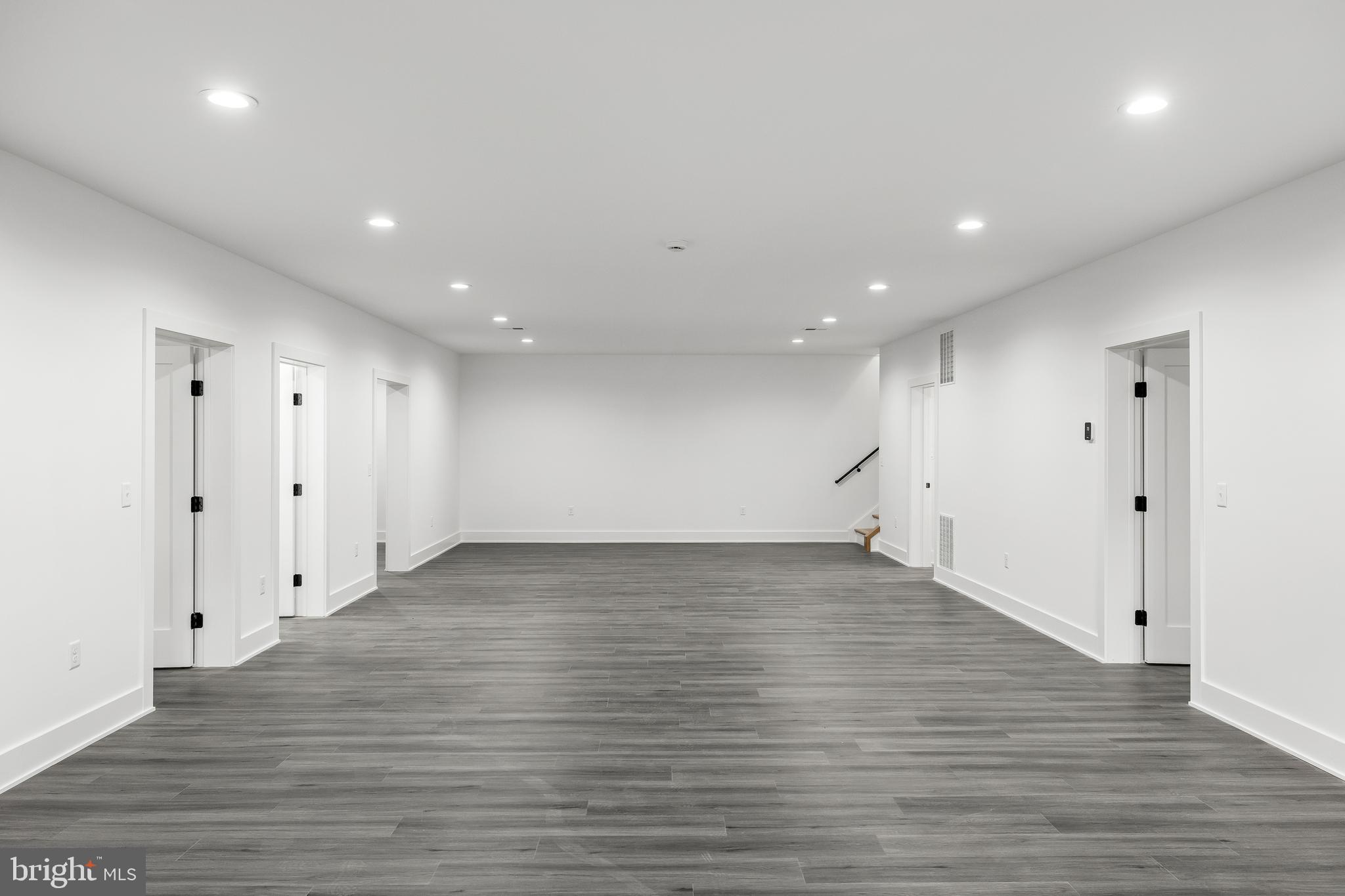 FOXWOOD MANOR - Residential