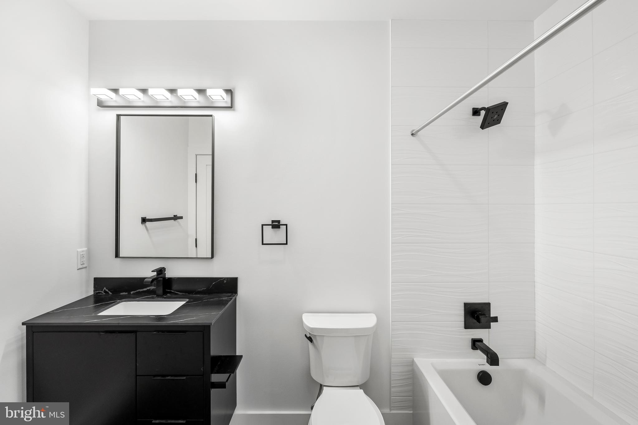 FOXWOOD MANOR - Residential