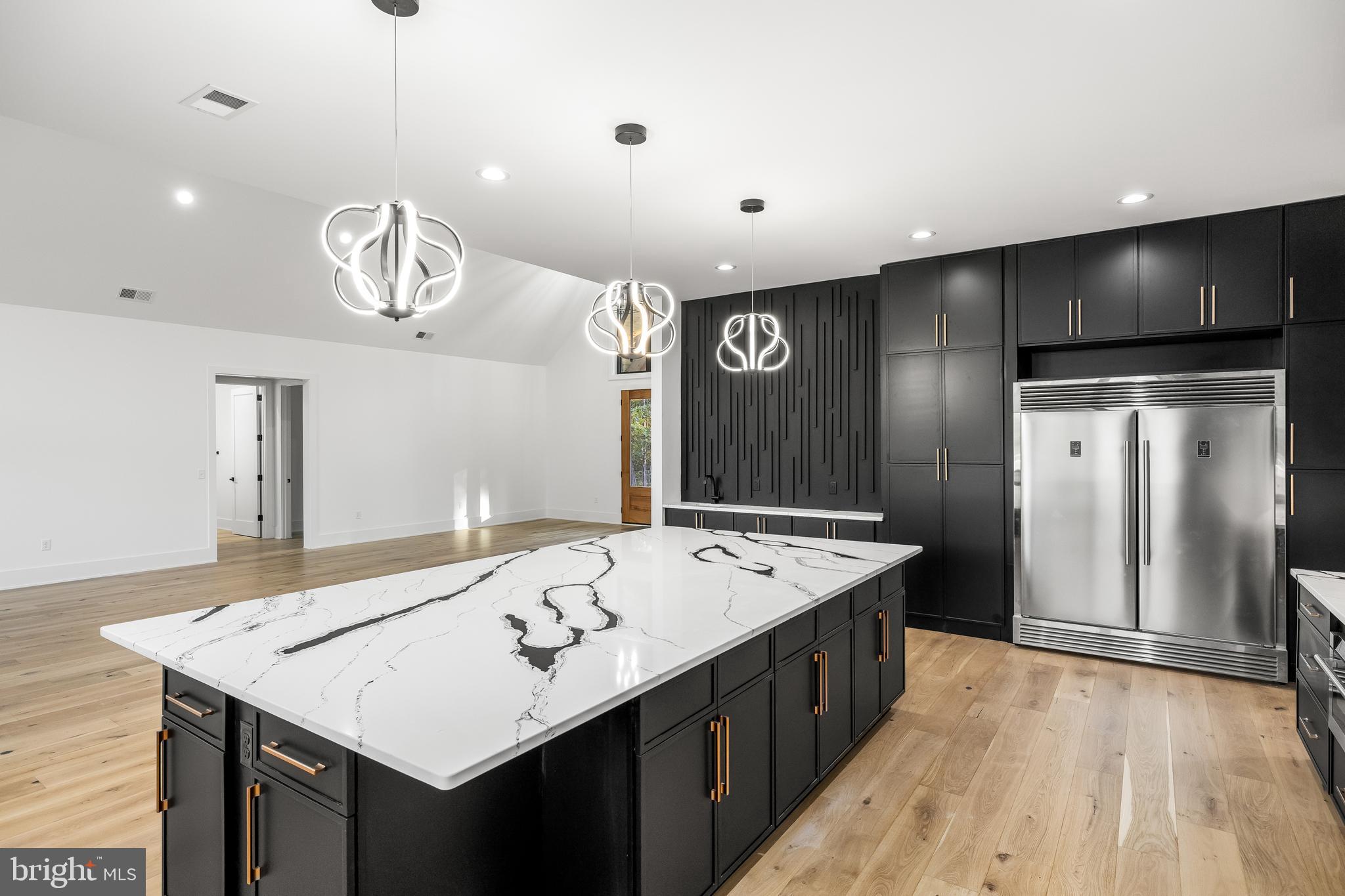 FOXWOOD MANOR - Residential