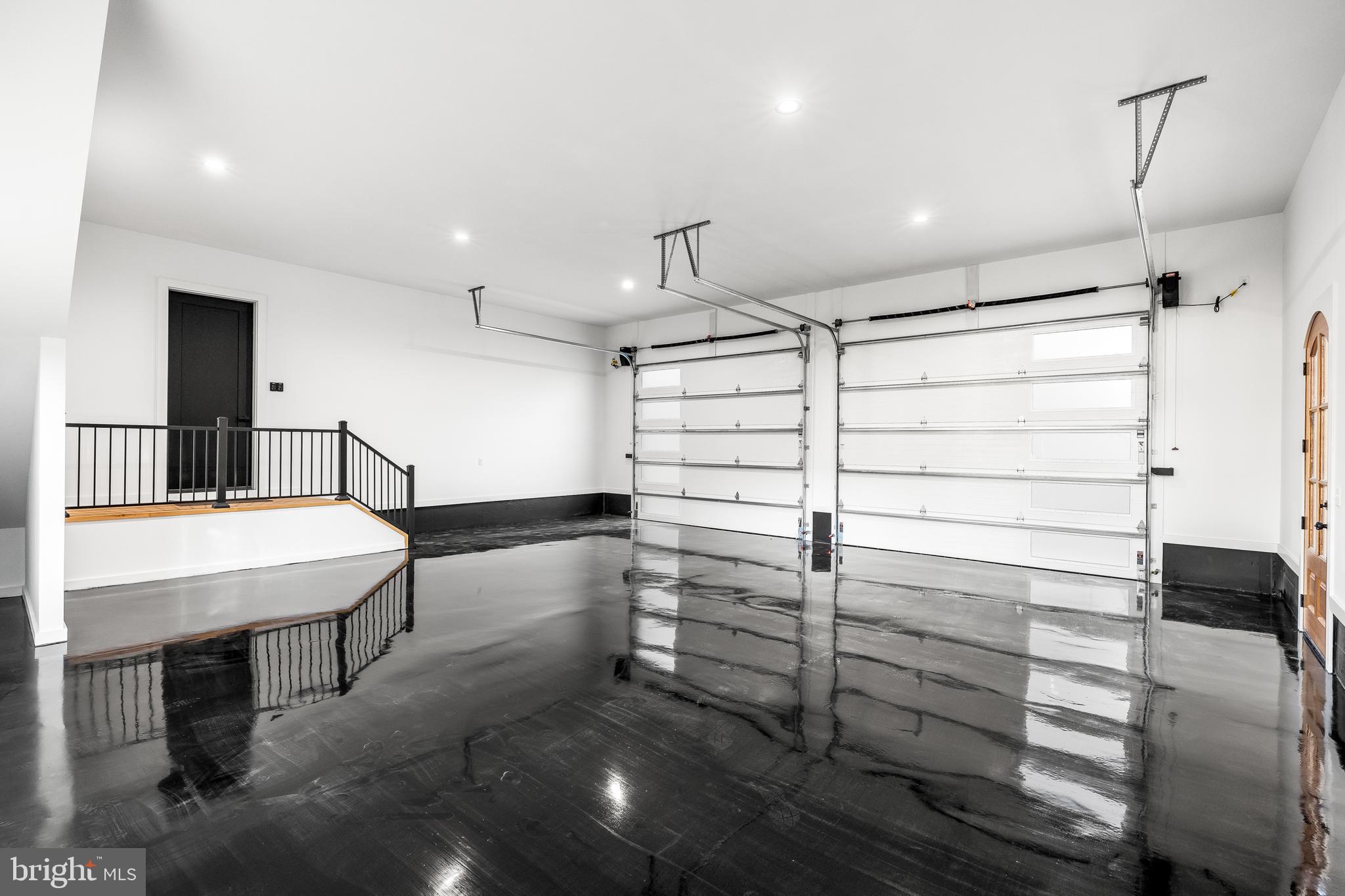 FOXWOOD MANOR - Residential