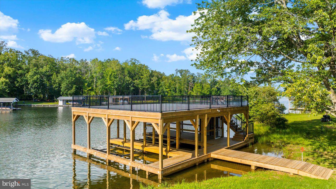 FOXWOOD MANOR - Residential