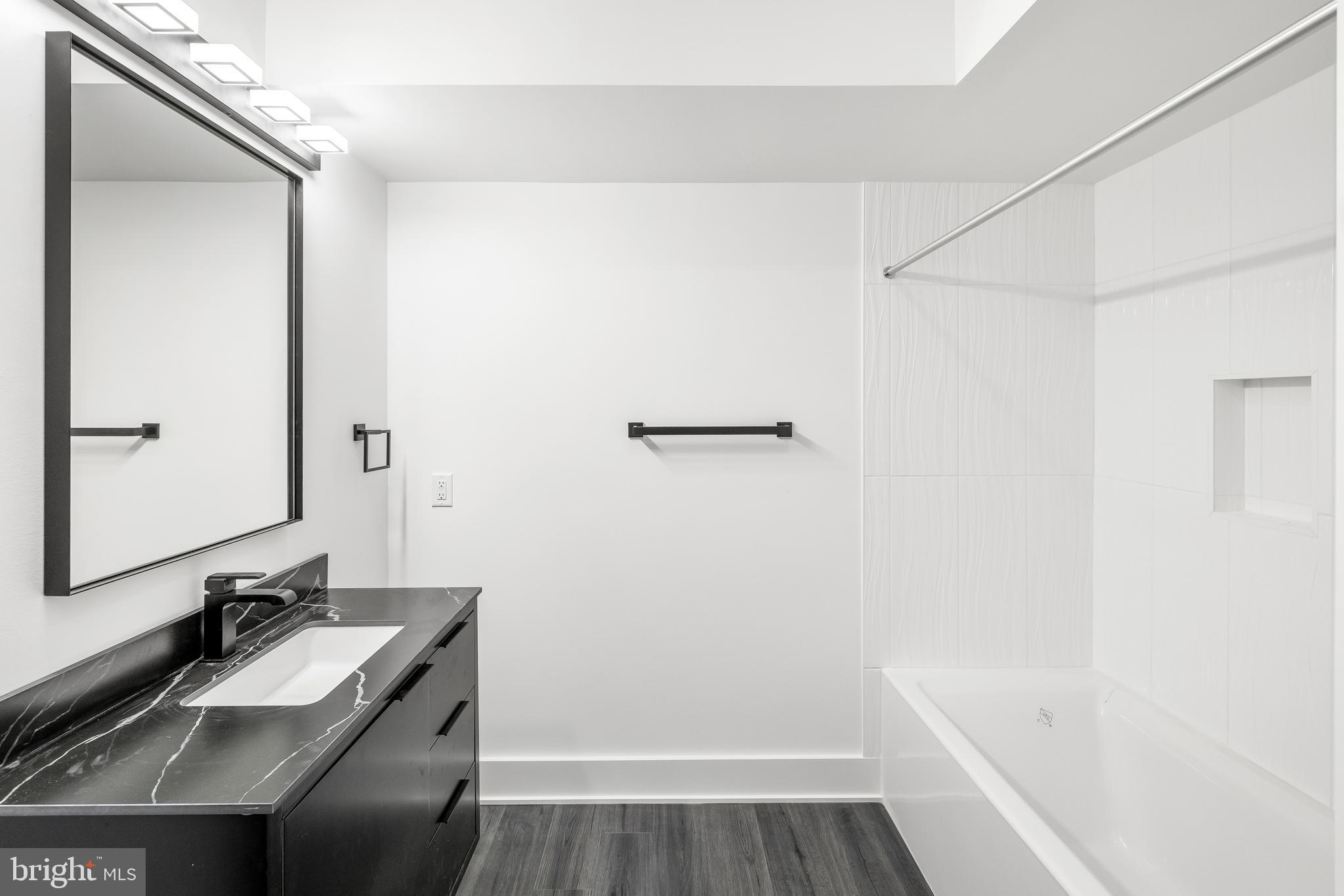 FOXWOOD MANOR - Residential