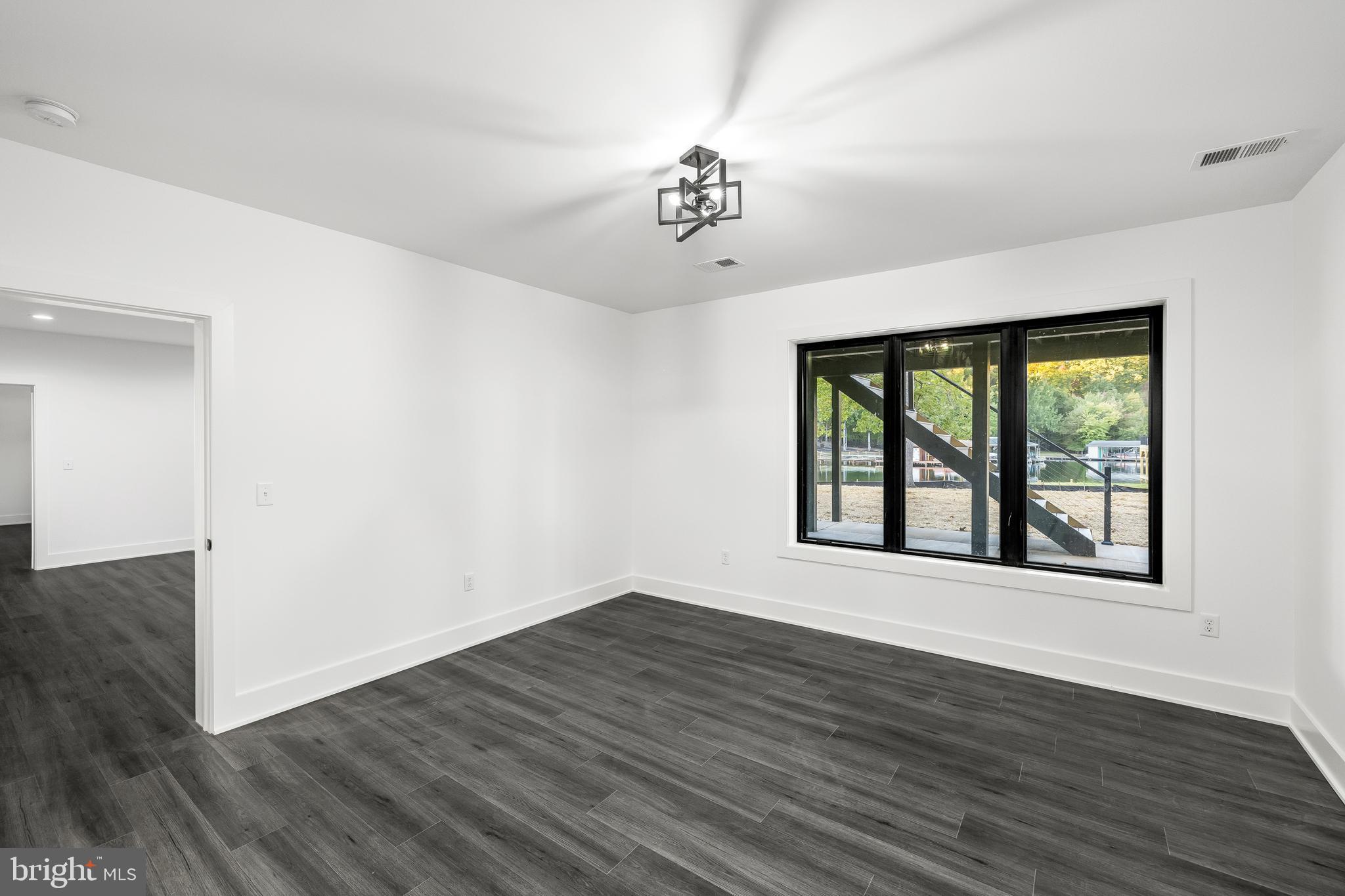 FOXWOOD MANOR - Residential