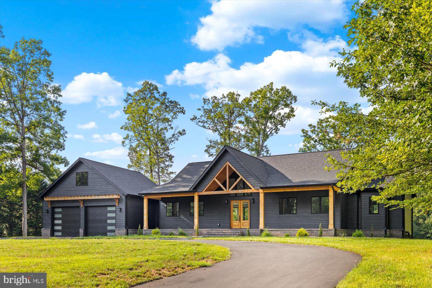 FOXWOOD MANOR - Residential