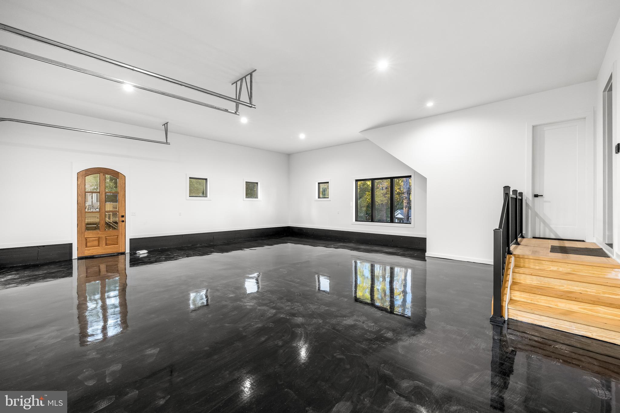 FOXWOOD MANOR - Residential