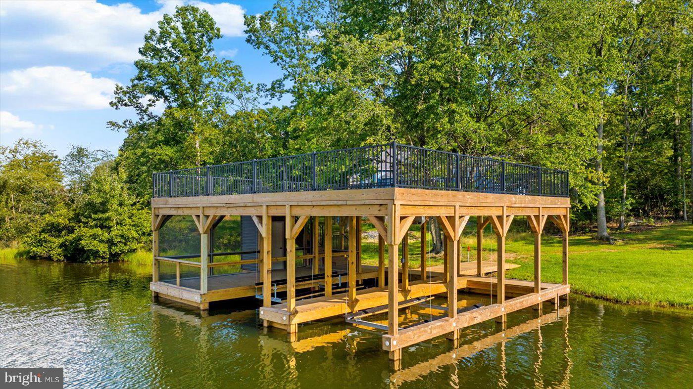 FOXWOOD MANOR - Residential