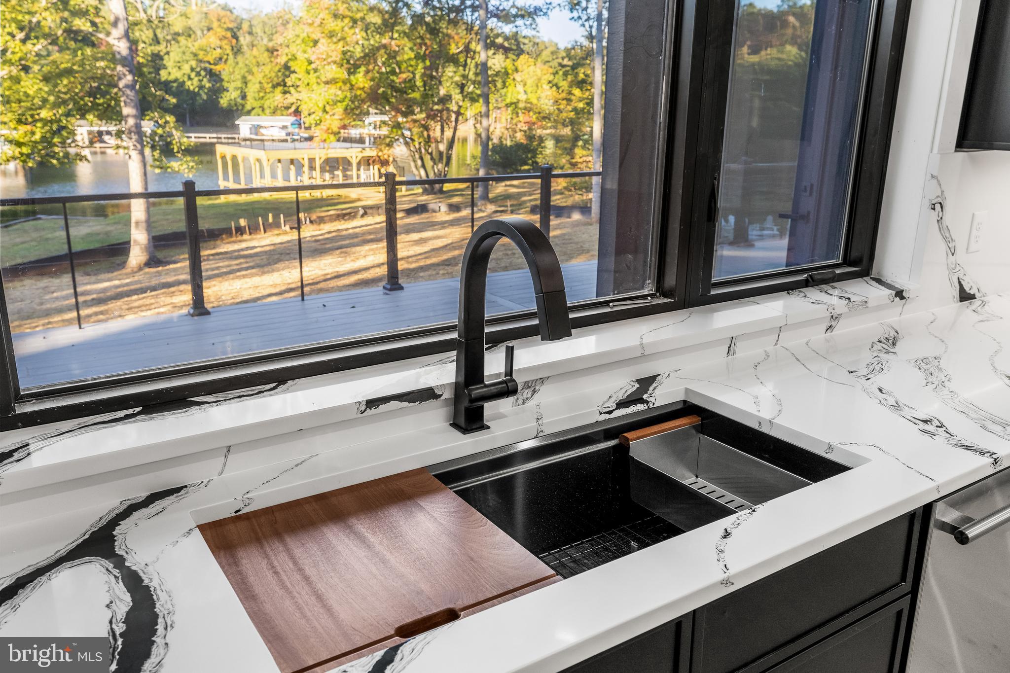 FOXWOOD MANOR - Residential