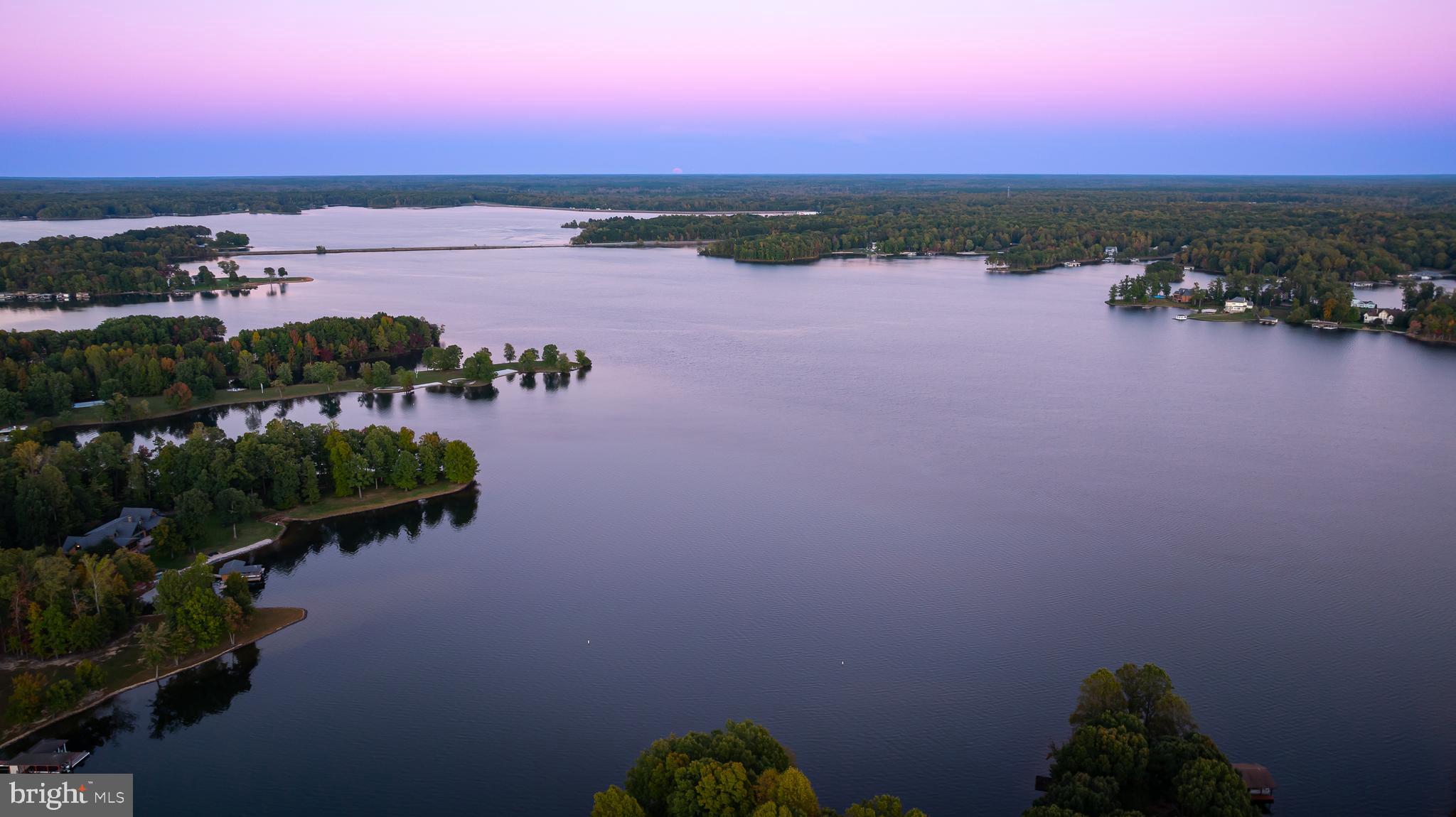 FOXWOOD MANOR - Residential