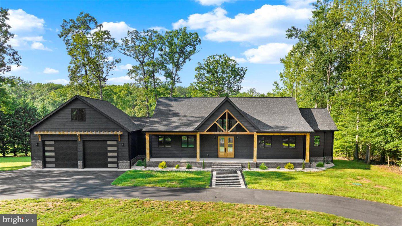 FOXWOOD MANOR - Residential