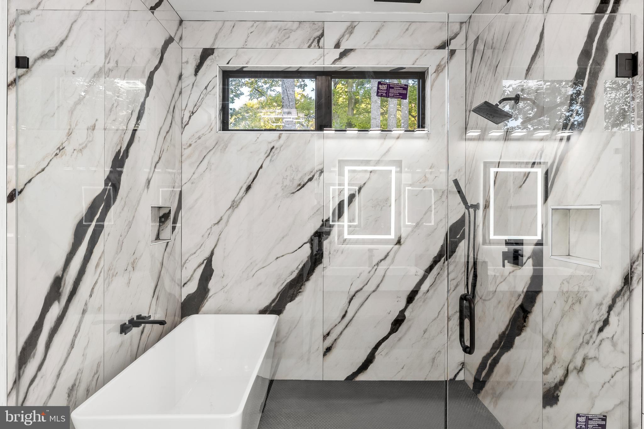 FOXWOOD MANOR - Residential