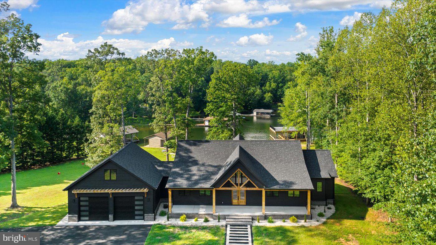 FOXWOOD MANOR - Residential