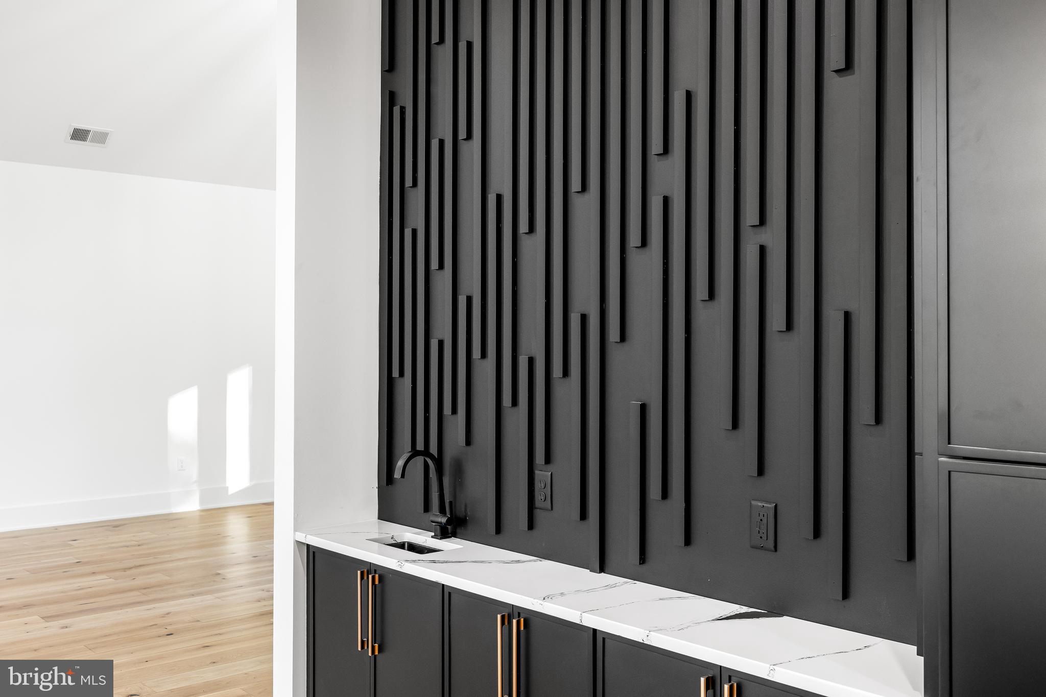 FOXWOOD MANOR - Residential