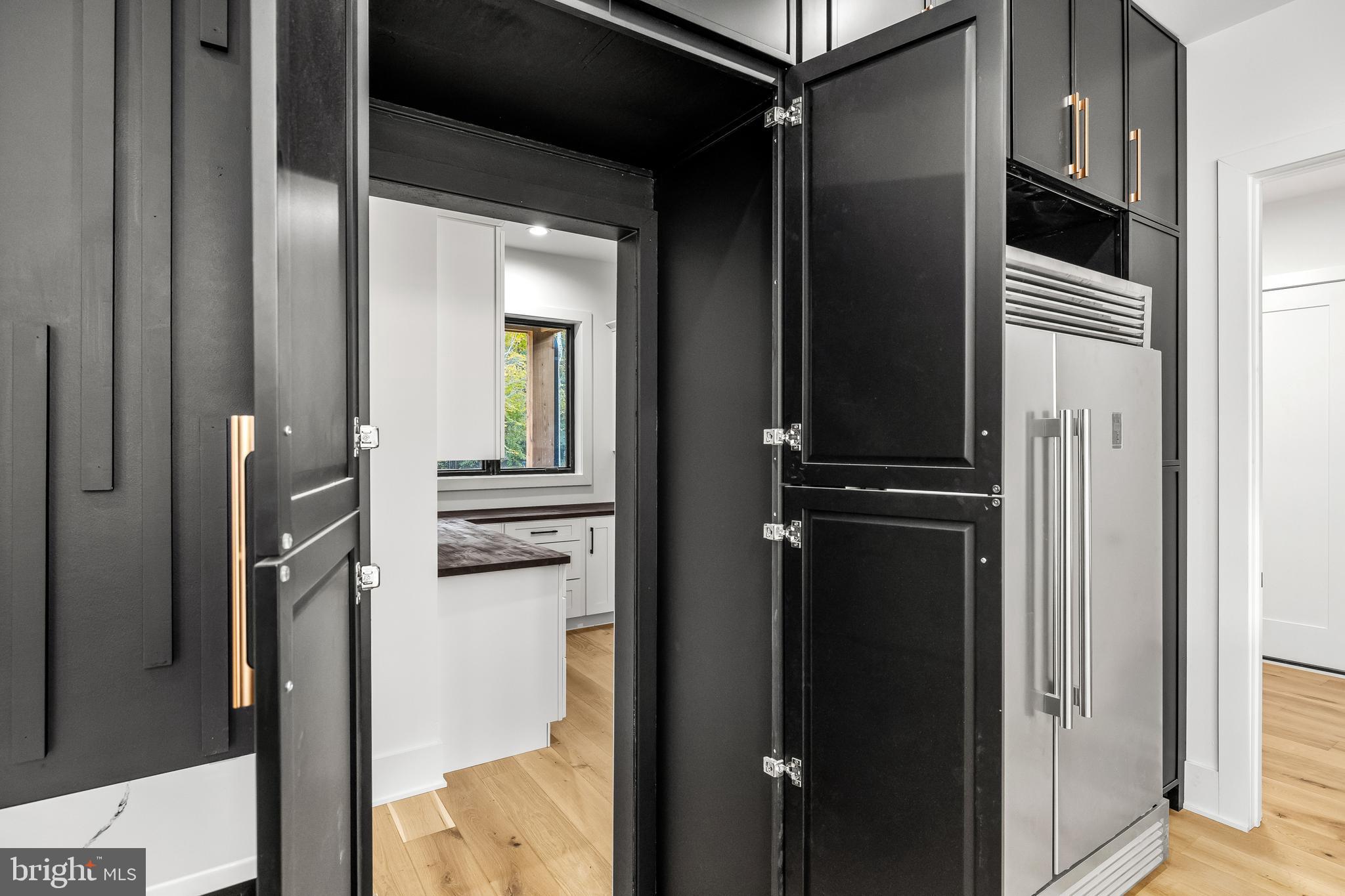 FOXWOOD MANOR - Residential