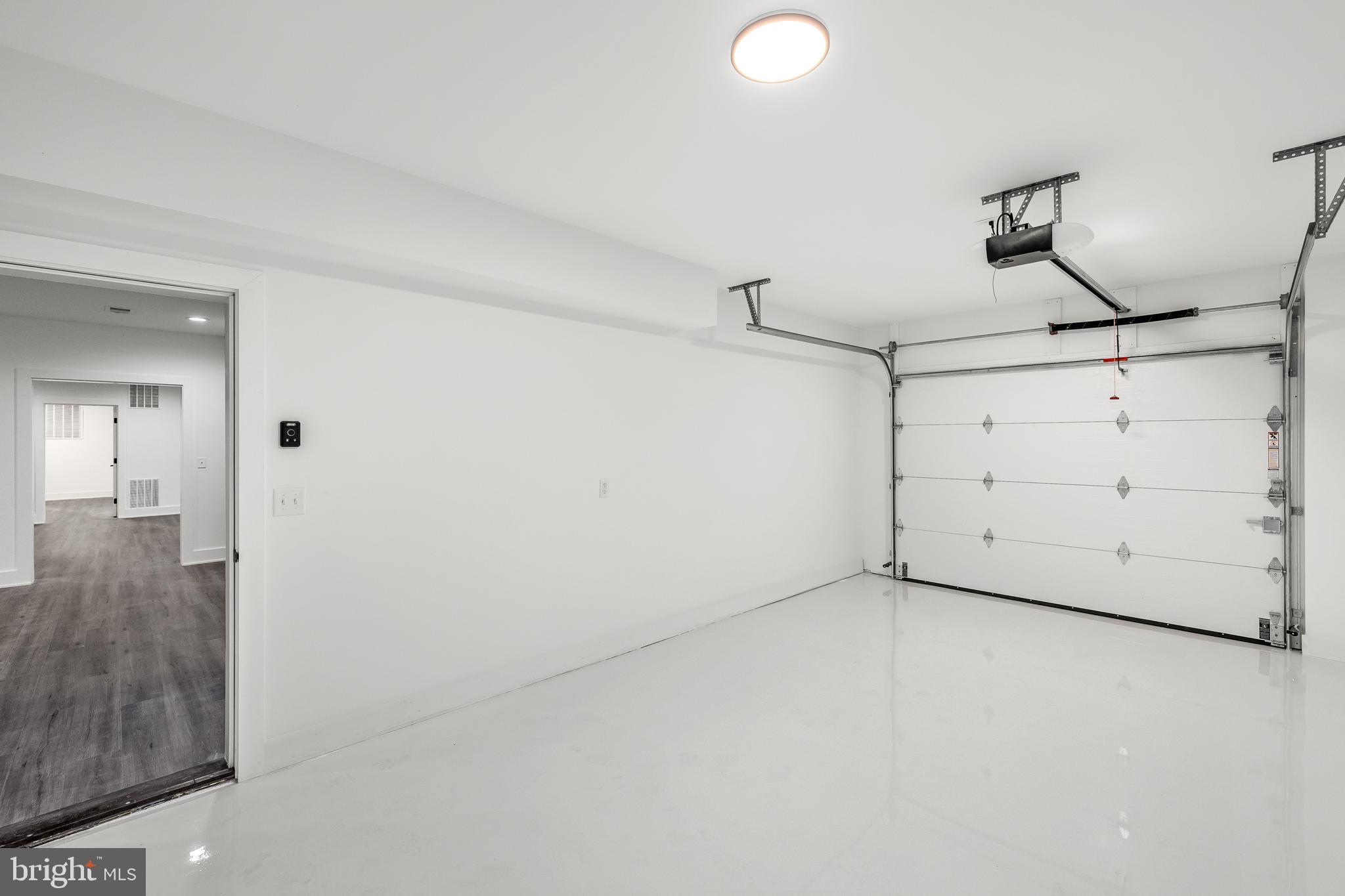 FOXWOOD MANOR - Residential