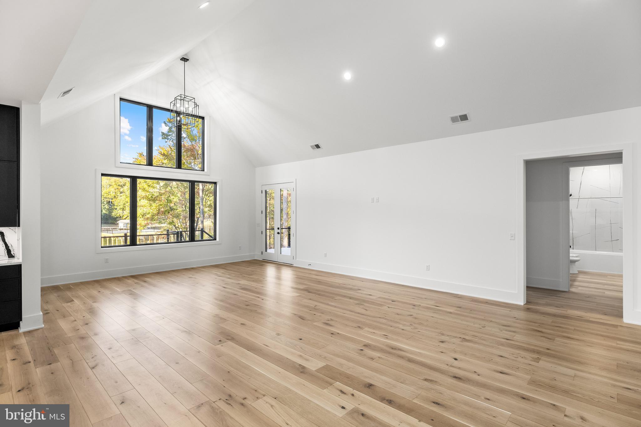 FOXWOOD MANOR - Residential