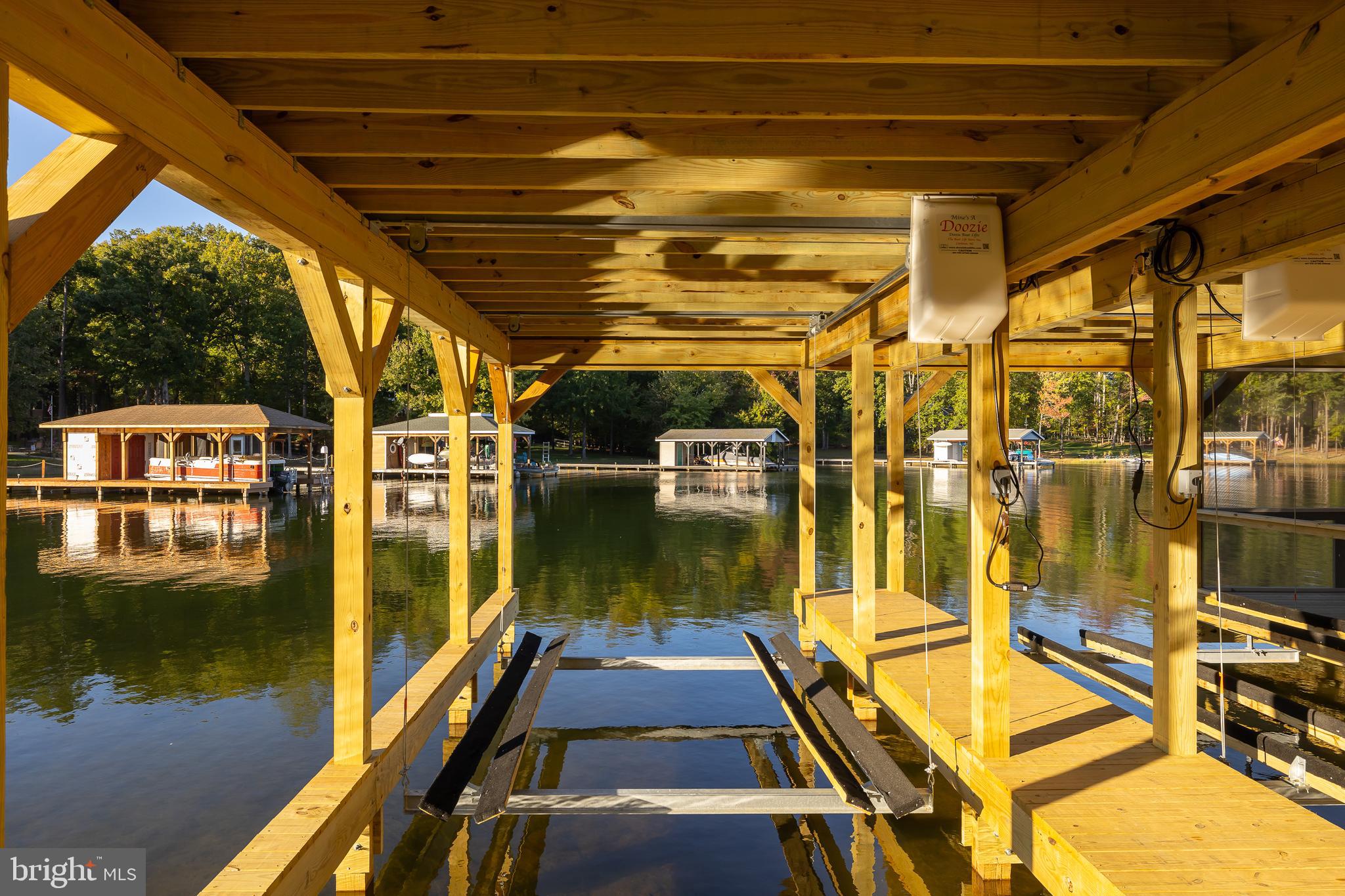 FOXWOOD MANOR - Residential