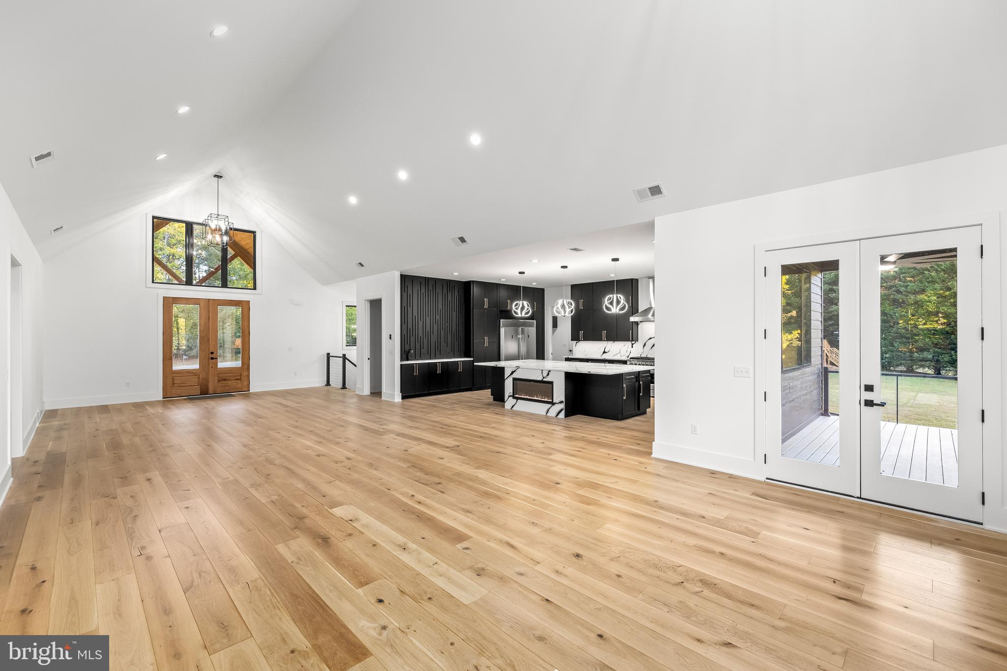 FOXWOOD MANOR - Residential