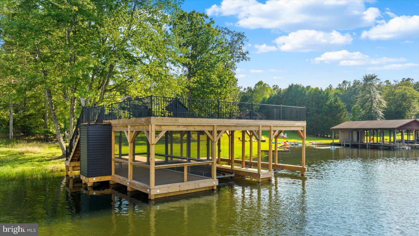 FOXWOOD MANOR - Residential