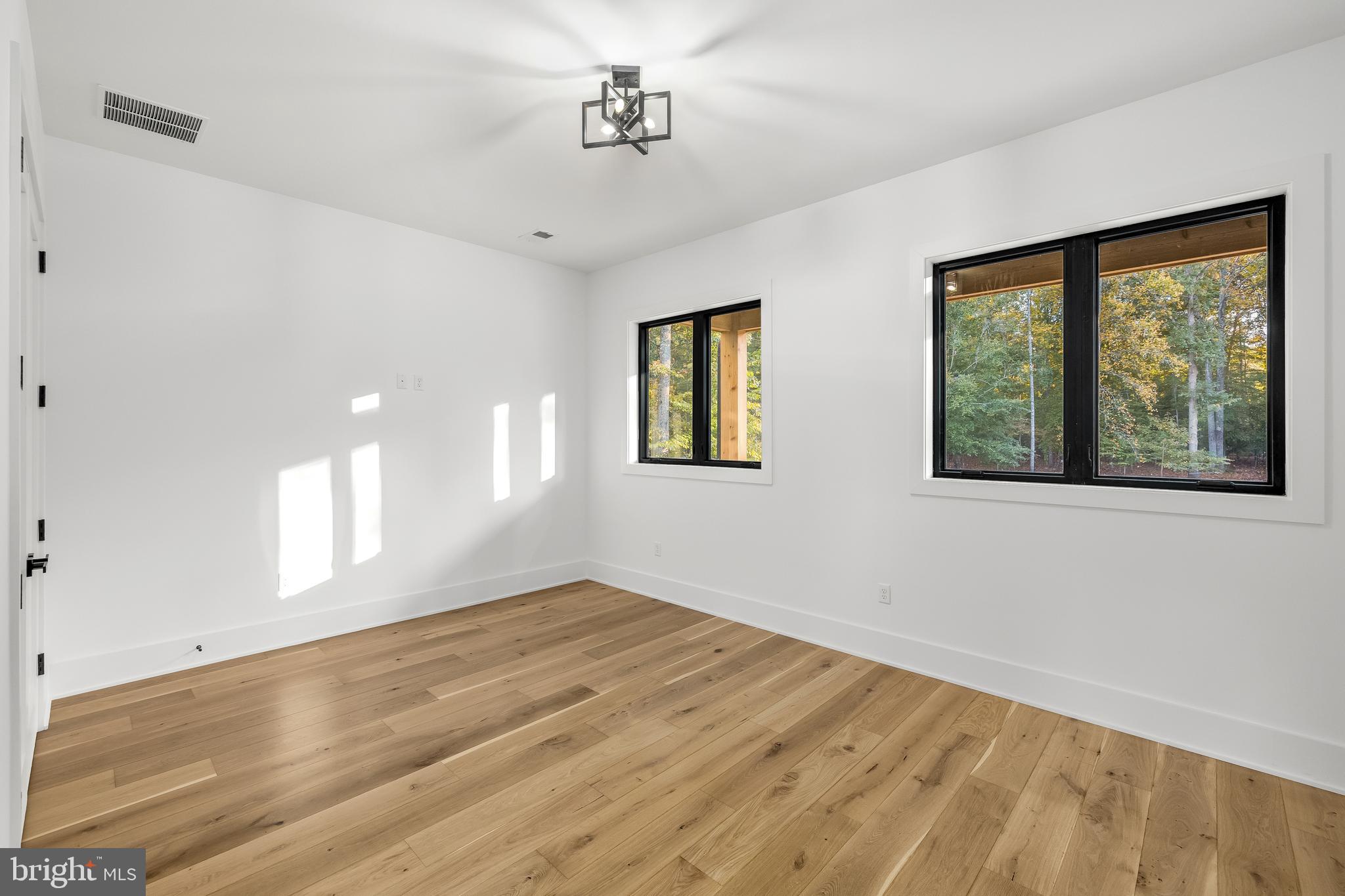 FOXWOOD MANOR - Residential