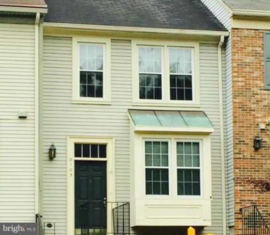 WOW....1836 SQ FEET OF LIVING SPACE.  RENOVATED HOME!!!  BEAUTIFUL KITCHEN CABINETS, GRANITE COUNTER TOPS AND KITCHEN TABLE SPACE.  "REAL" HARDWOOD FLOORS. MASTER BEDROOM WITH VAULTED CEILINGS AND FULL BATH WITH DOUBLE VANITIES.  COMPLETELY FINISHED LOWER LEVEL.  ATTACHED GARAGE.  DECK BACKS TO TREES.  (OWNER WILL INSTALL WALL THAT WAS REMOVED BETWEEN BEDROOMS)  GO SEE THIS HOME!!!