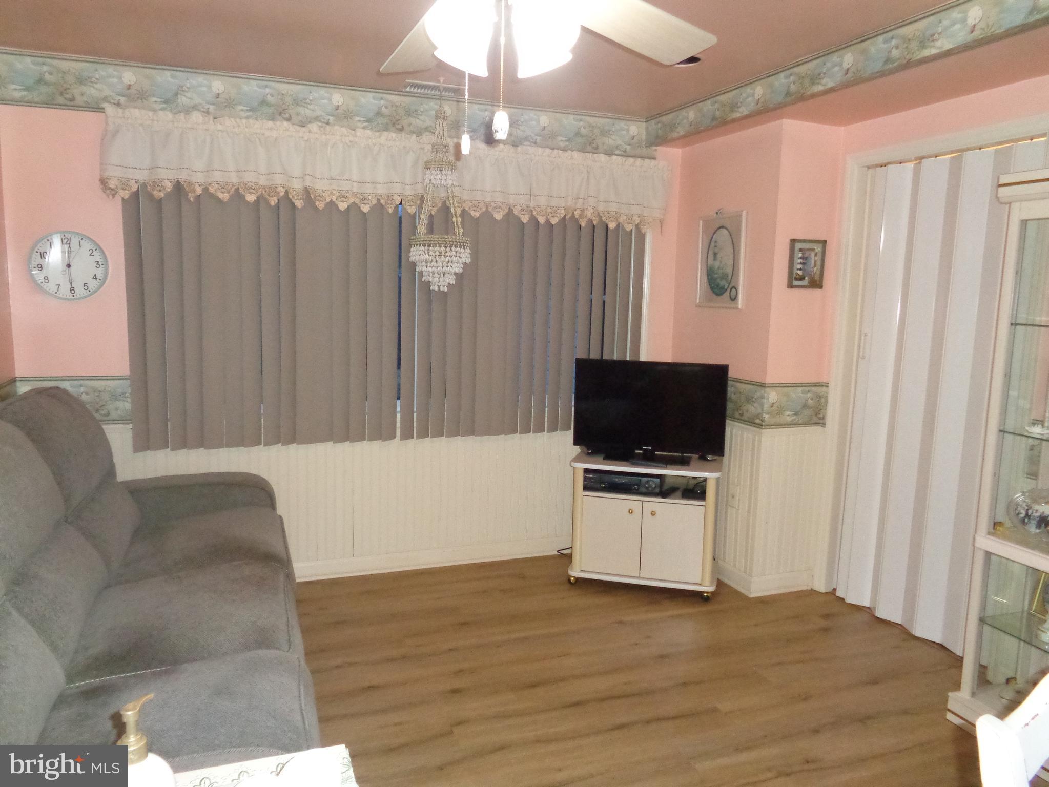 CROYDON ACRES - Residential