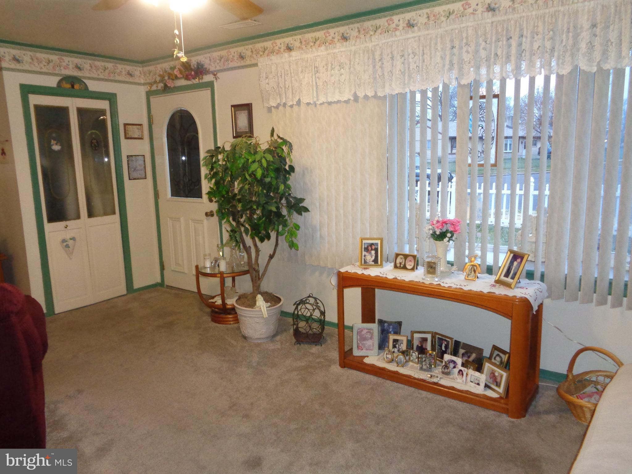 CROYDON ACRES - Residential