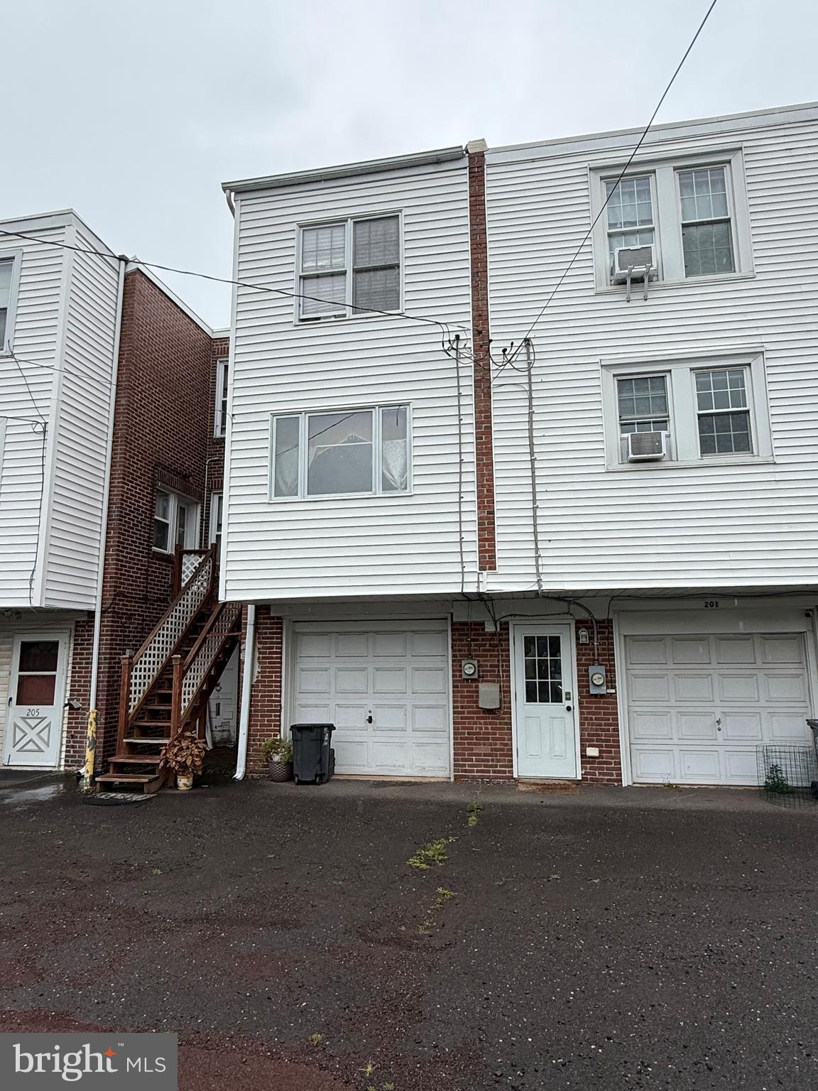 203 S 11TH STREET