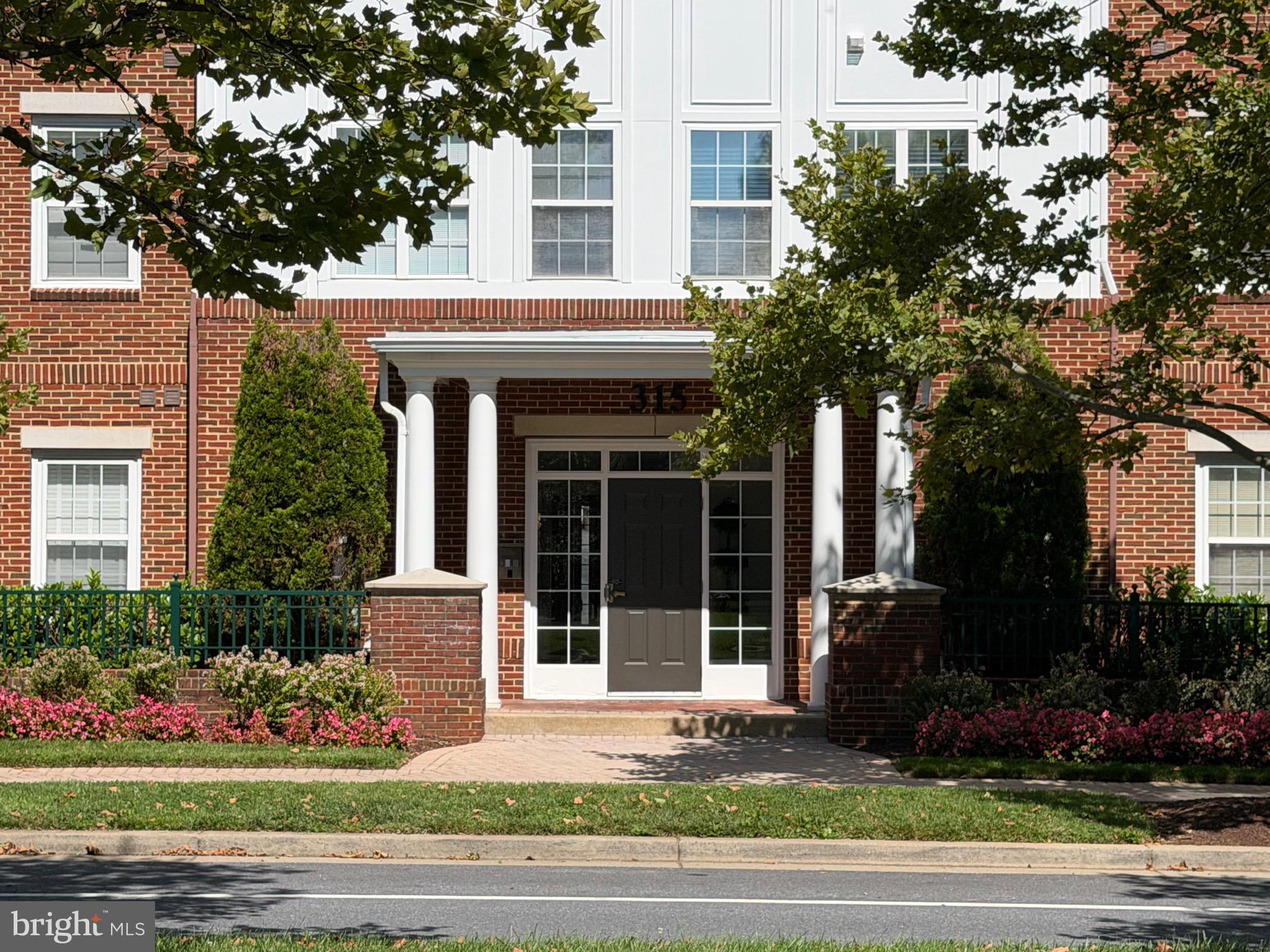 315 KING FARM BOULEVARD 301