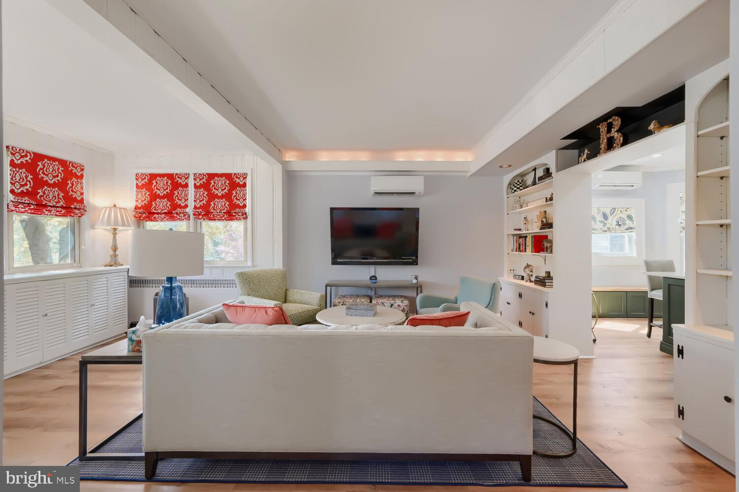 NORTH HALETHORPE - Residential