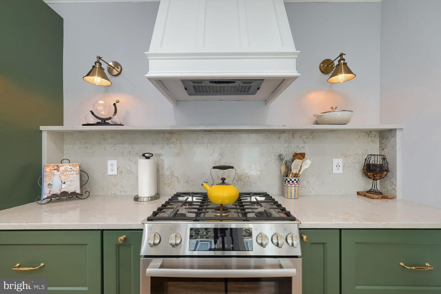 NORTH HALETHORPE - Residential