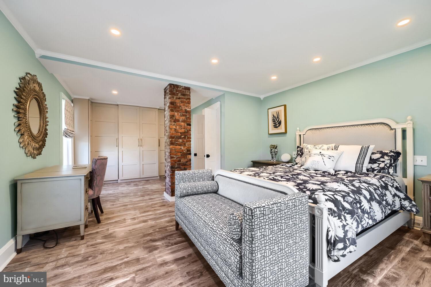 NORTH HALETHORPE - Residential