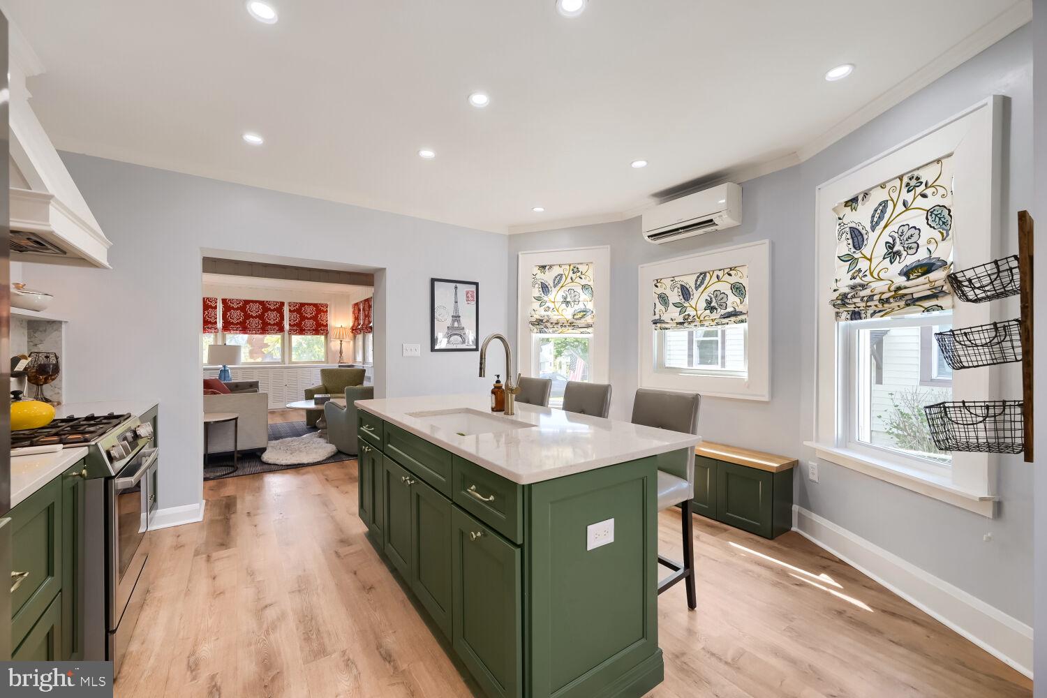 NORTH HALETHORPE - Residential