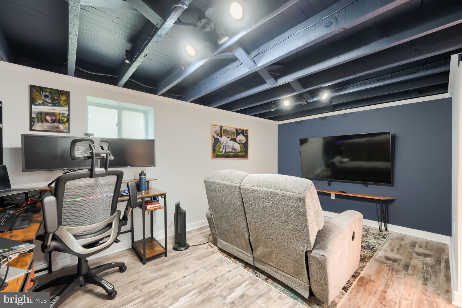 NORTH HALETHORPE - Residential