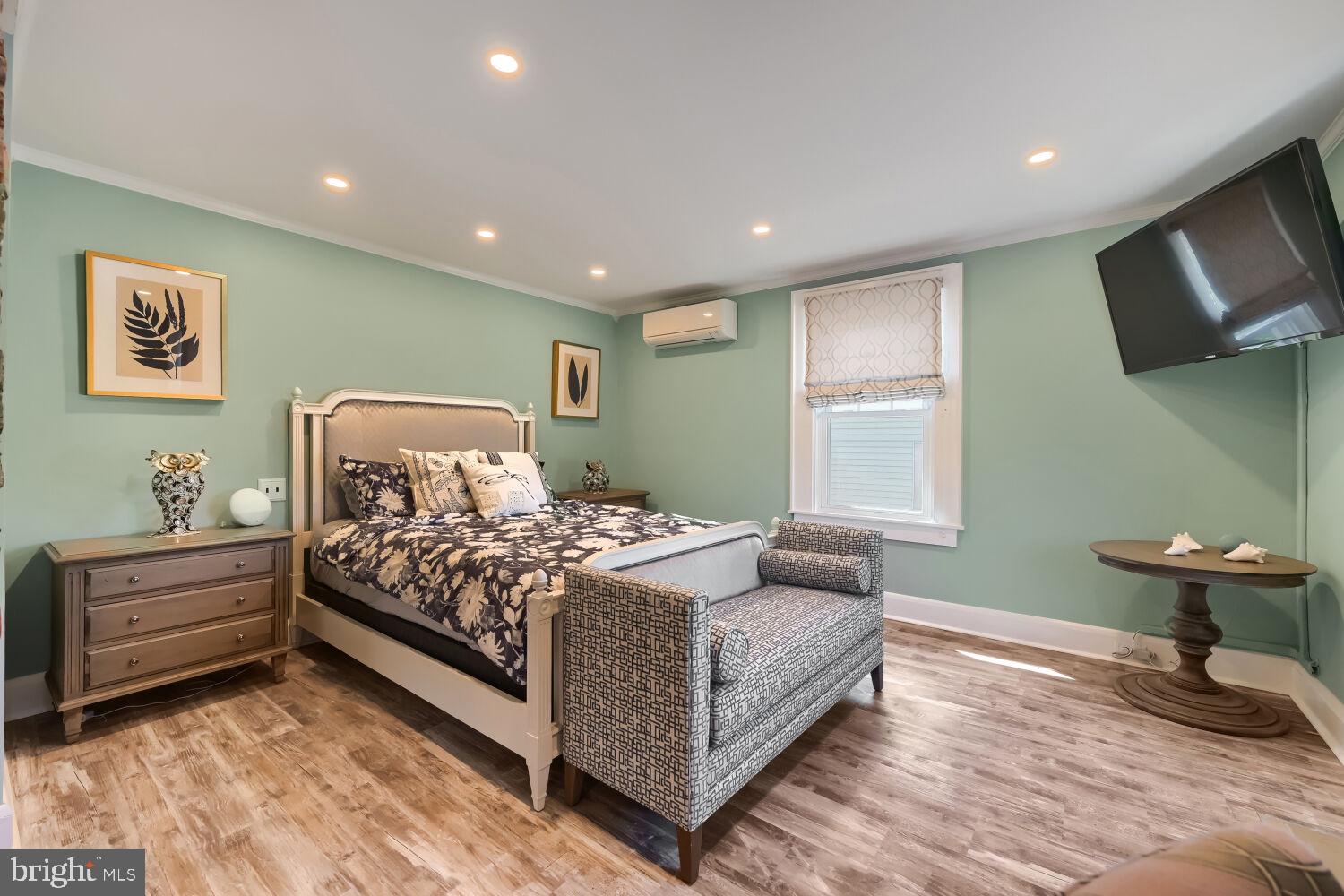 NORTH HALETHORPE - Residential