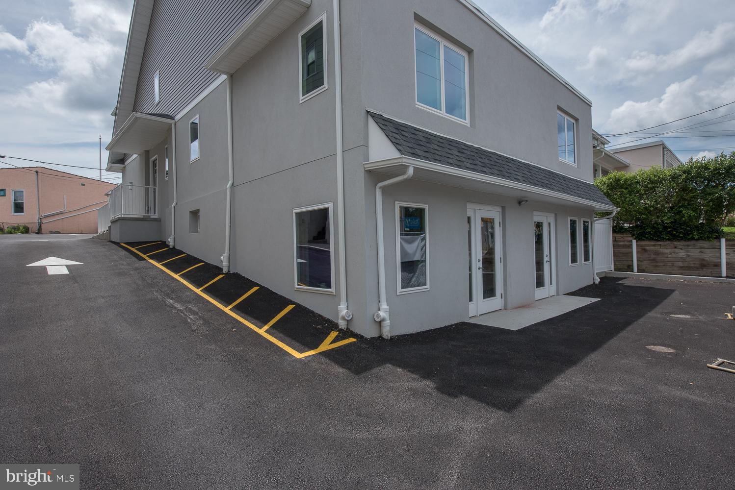 840 MONTGOMERY AVENUE