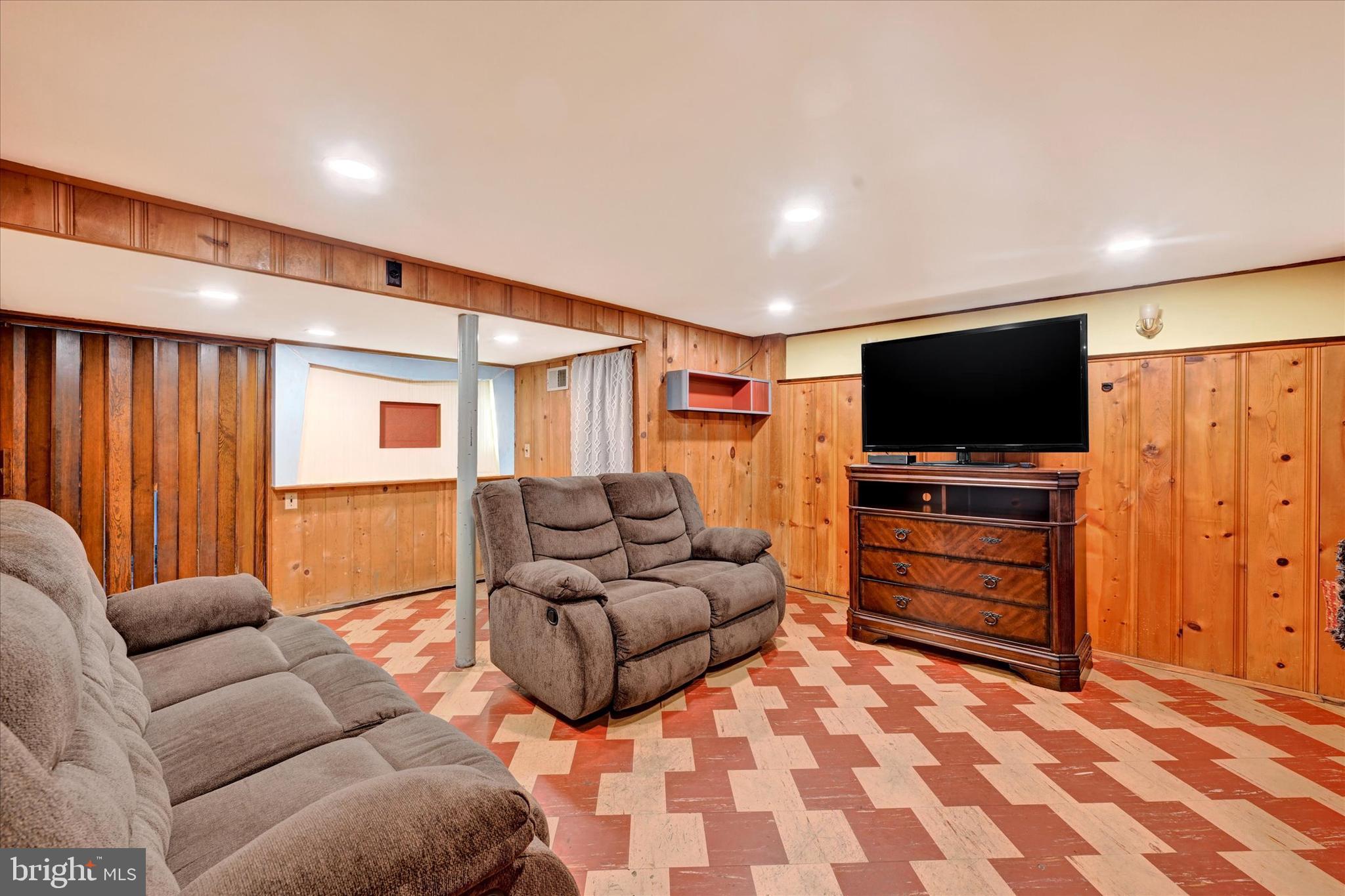 KNETTISHALL - Residential