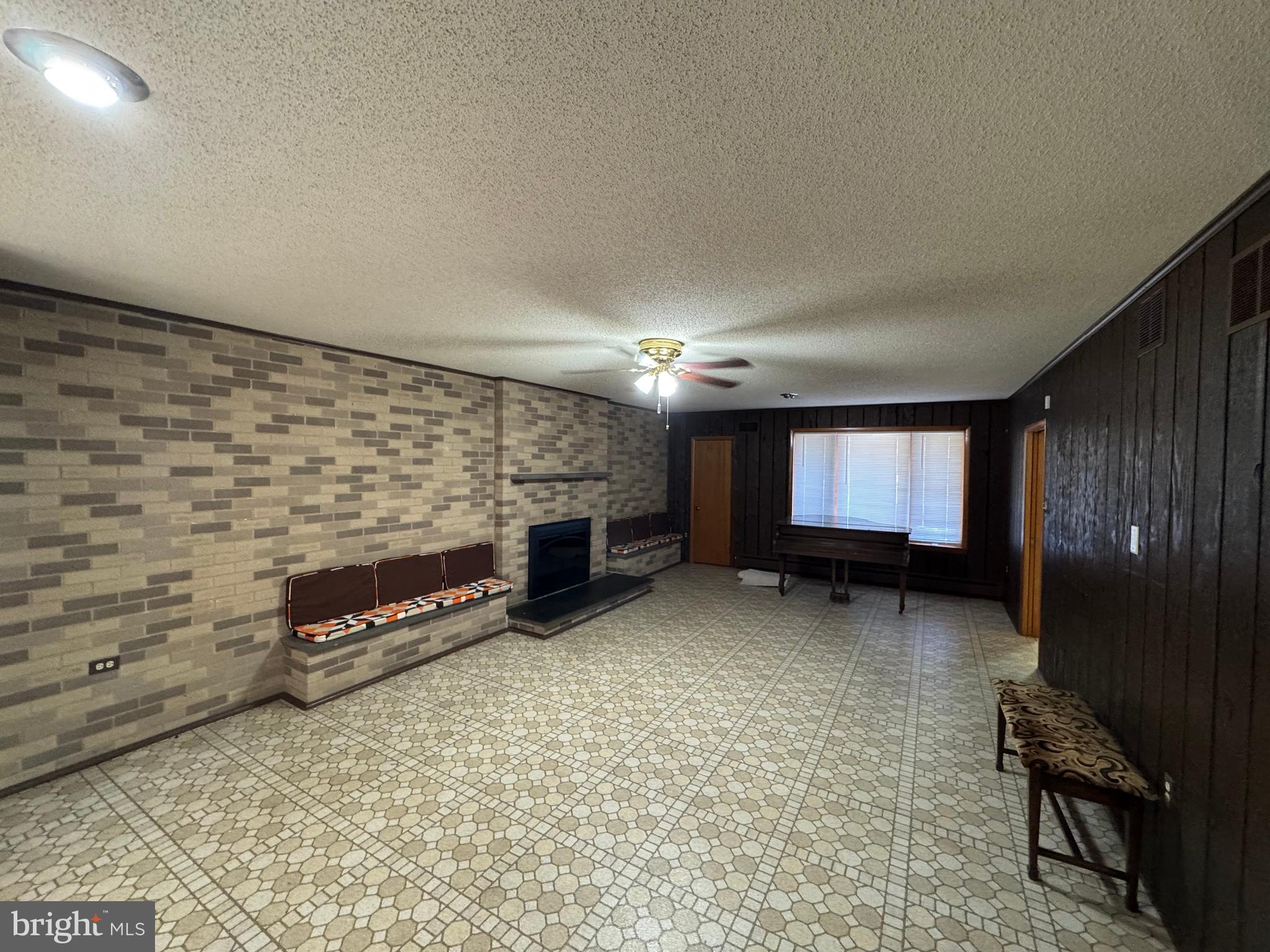 FORT WASHINGTON - Residential Lease