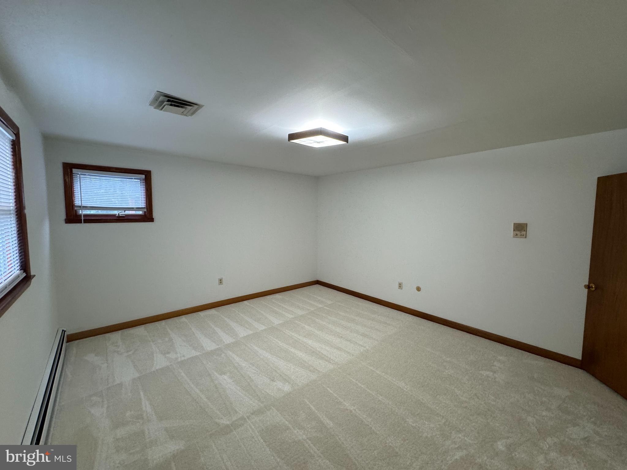 FORT WASHINGTON - Residential Lease