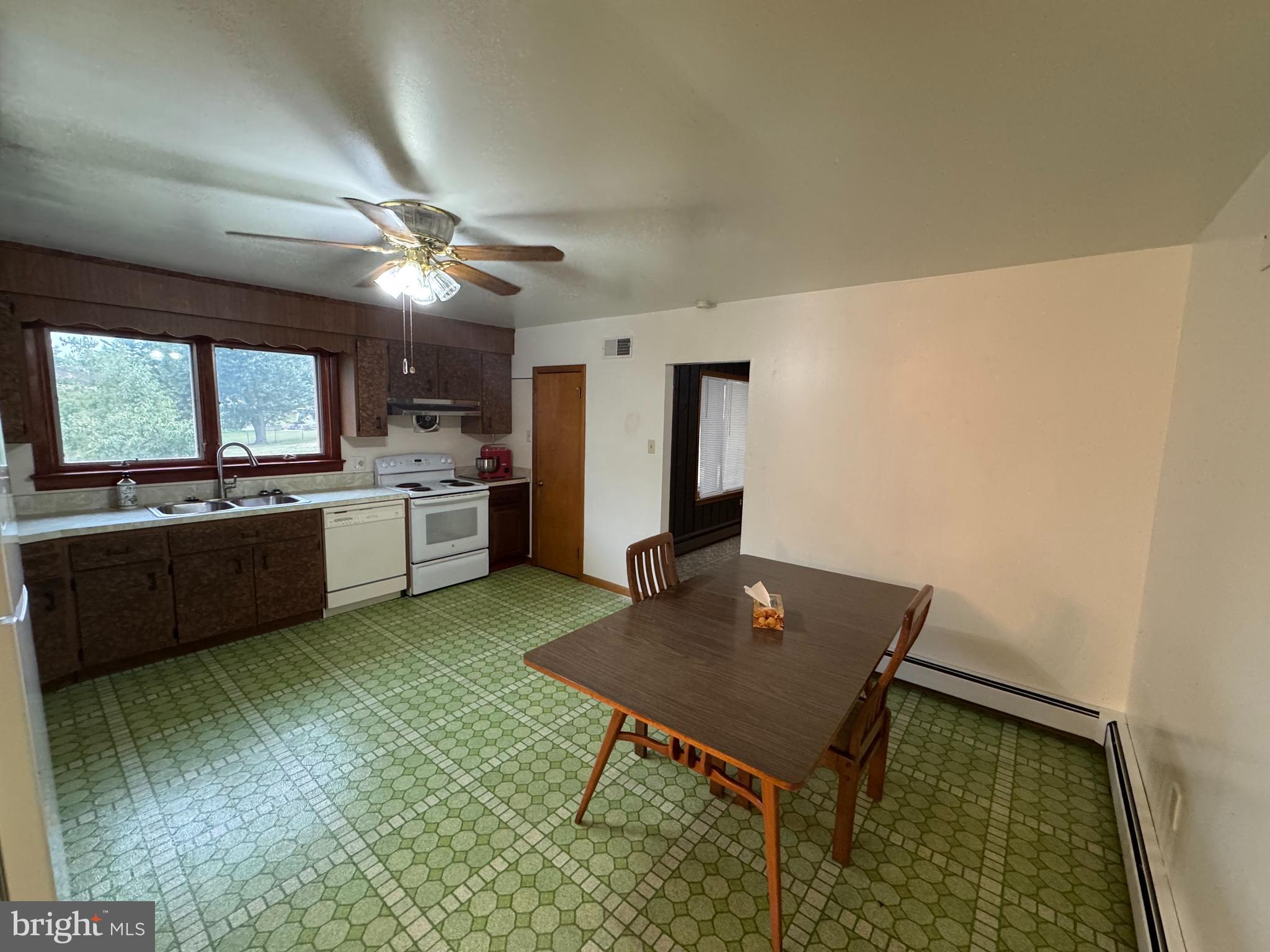 FORT WASHINGTON - Residential Lease